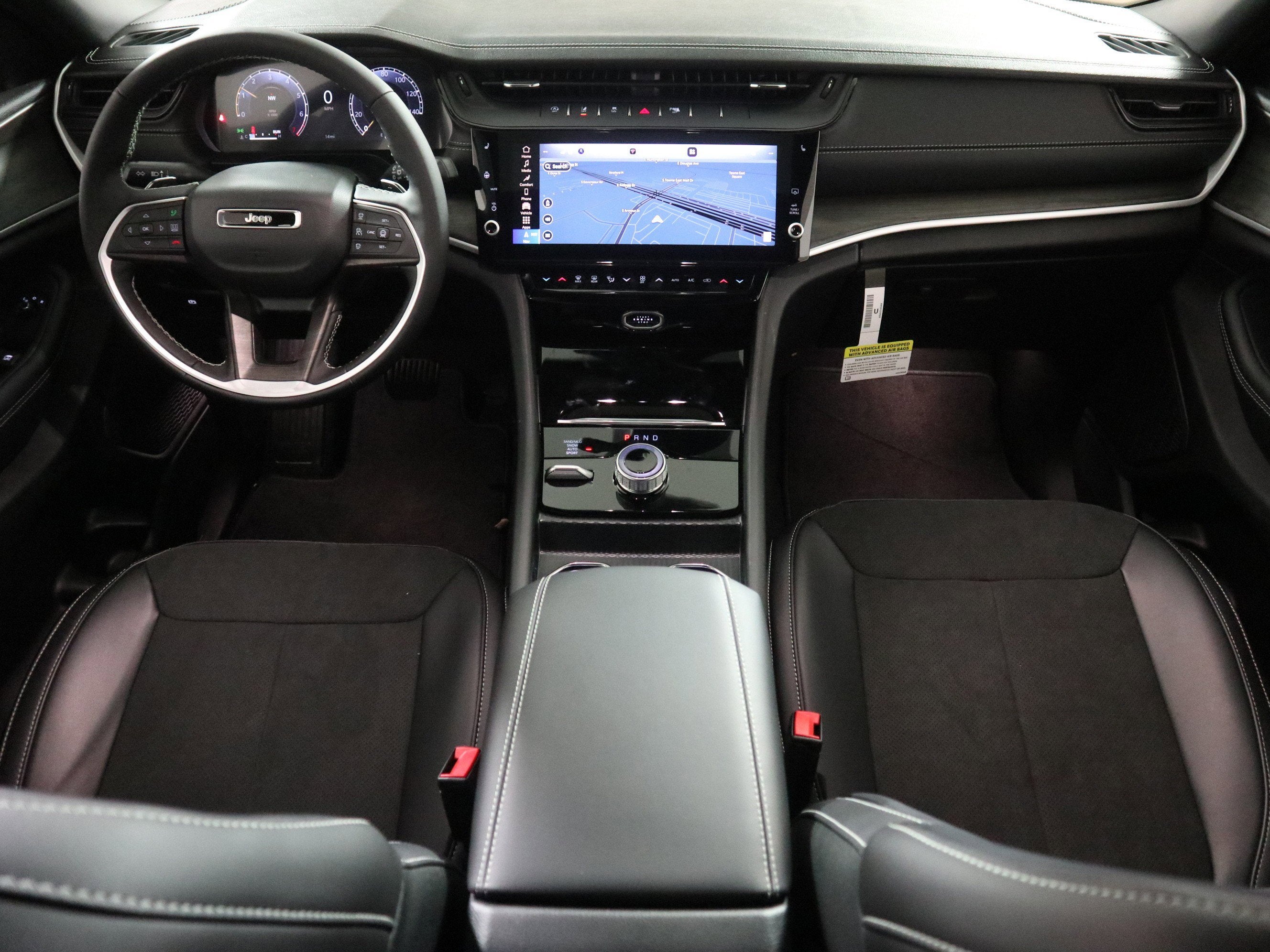 2026 Jeep Grand Cherokee Laredo Altitude 4x4