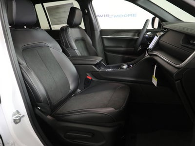 2026 Jeep Grand Cherokee Laredo Altitude 4x4