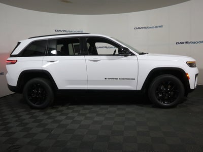 2026 Jeep Grand Cherokee Laredo Altitude 4x4