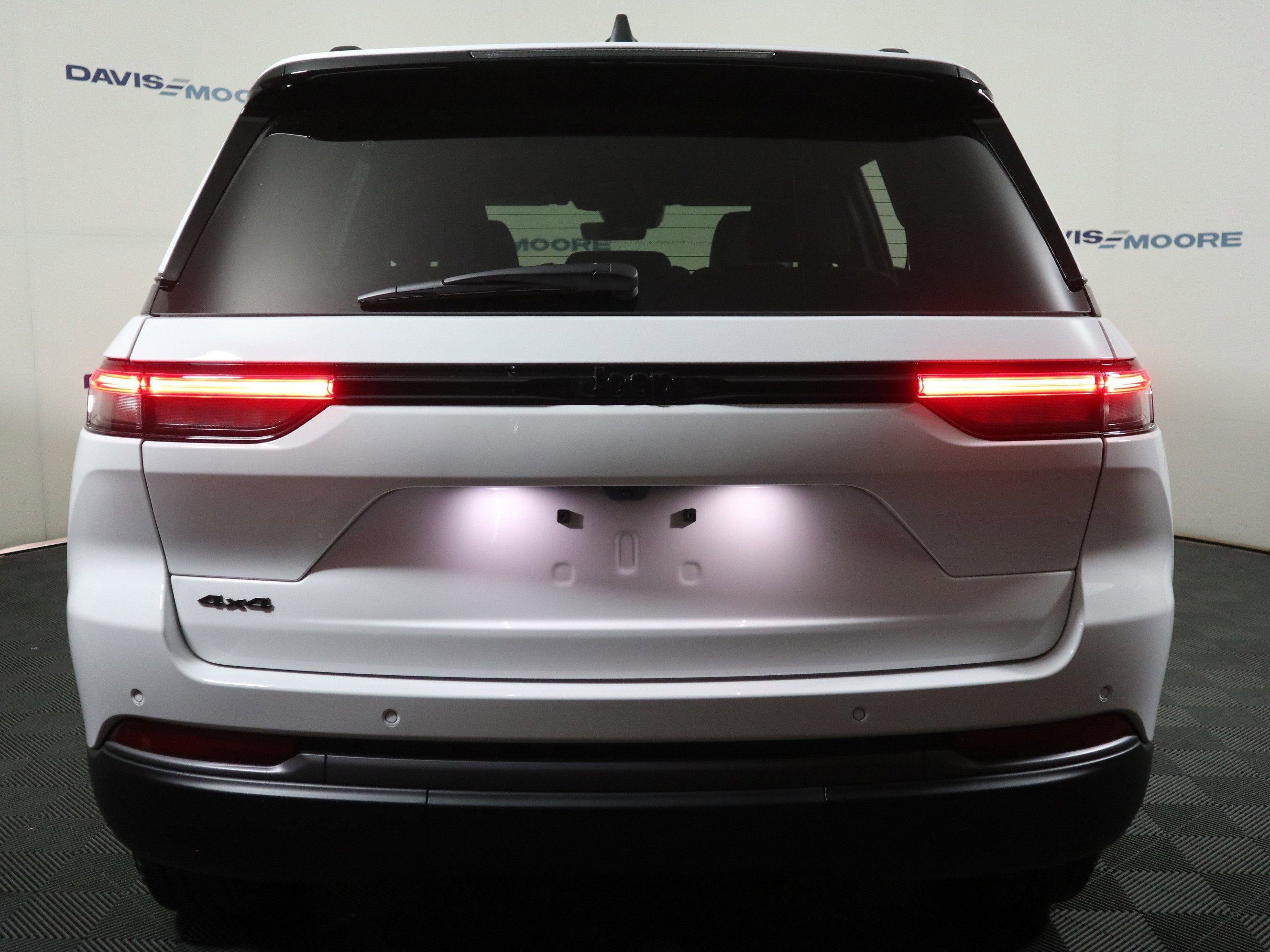 2026 Jeep Grand Cherokee Laredo Altitude 4x4