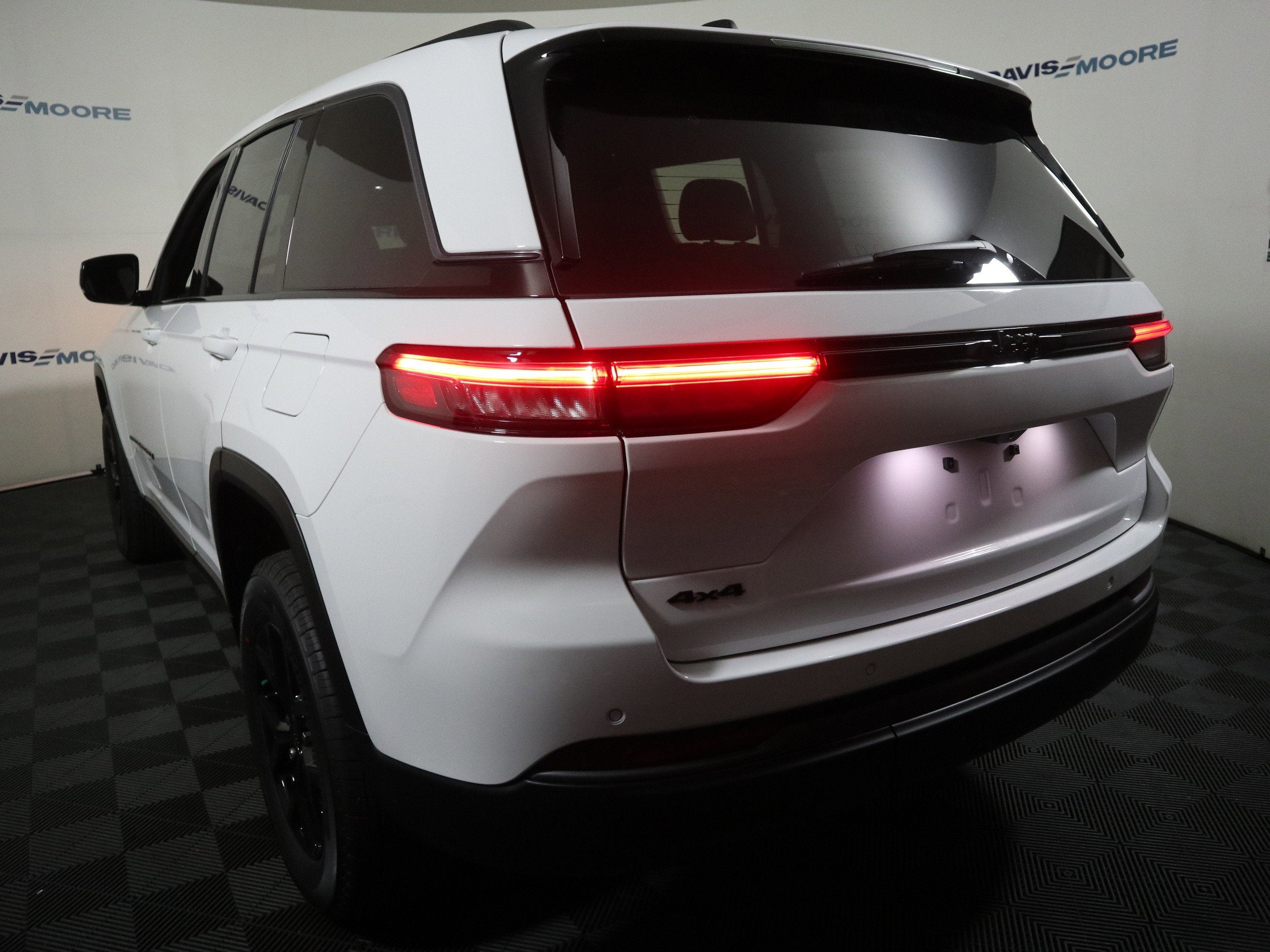 2026 Jeep Grand Cherokee Laredo Altitude 4x4