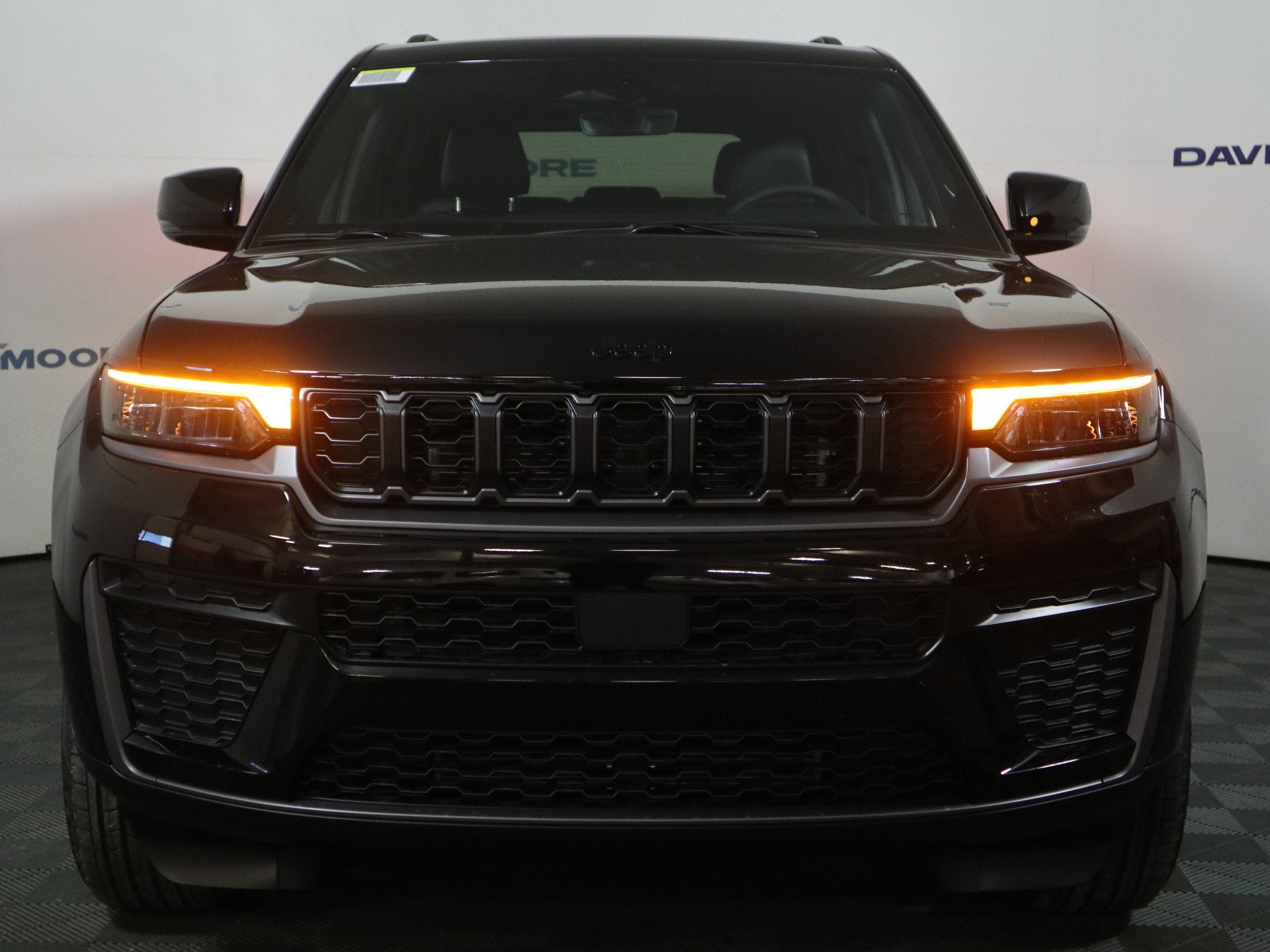 2026 Jeep Grand Cherokee Laredo Altitude 4x4