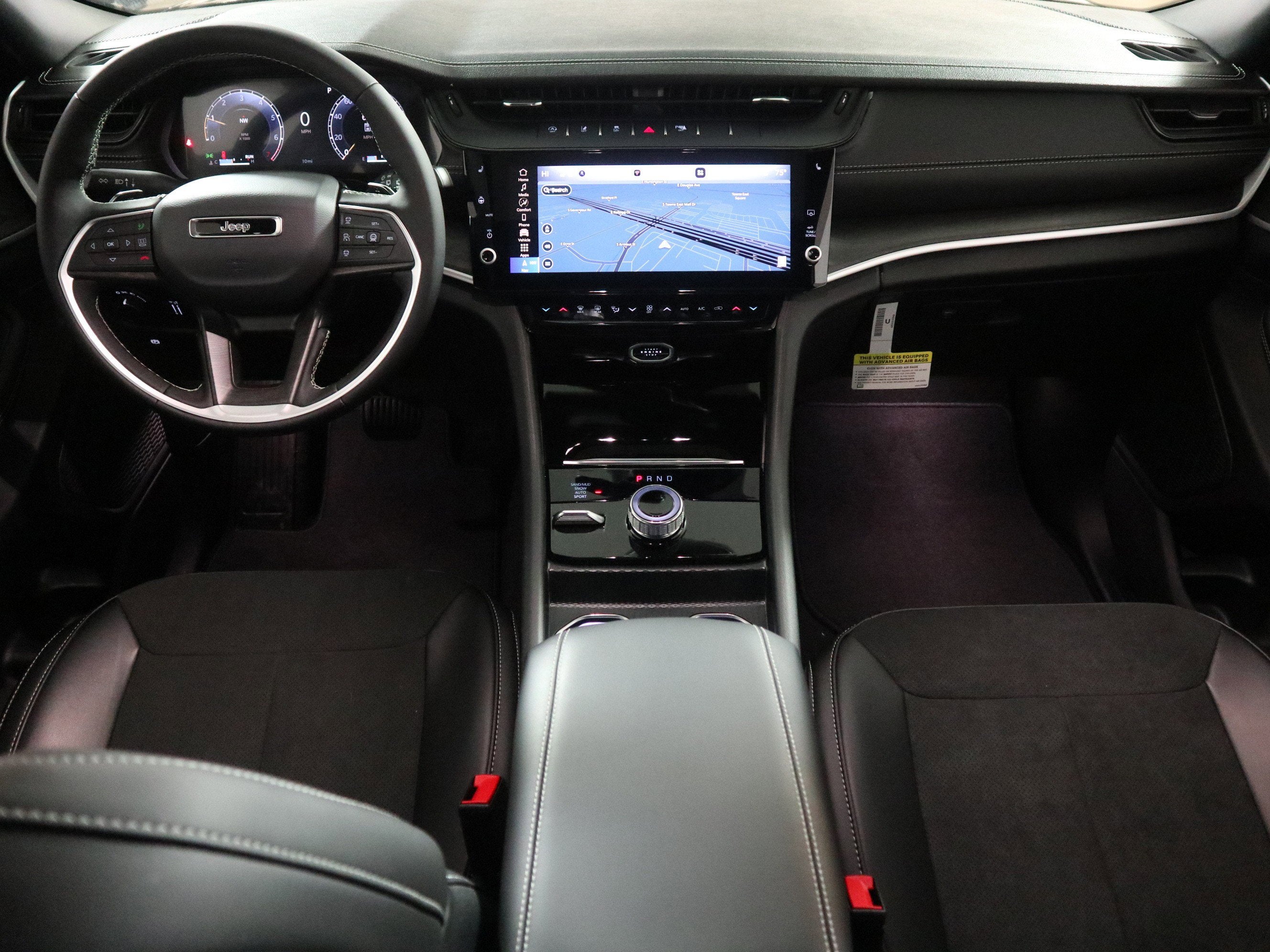 2026 Jeep Grand Cherokee Laredo Altitude 4x4