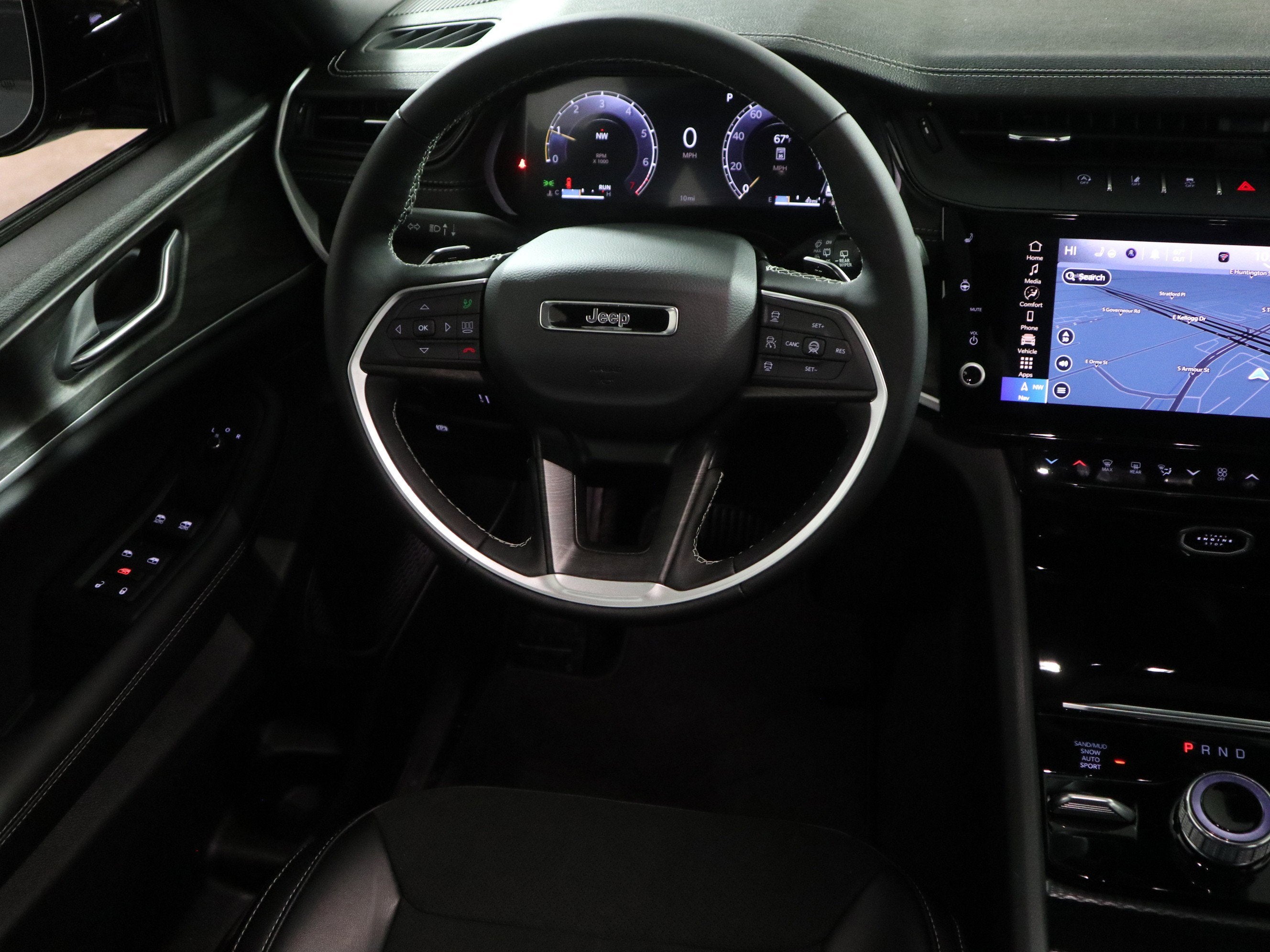 2026 Jeep Grand Cherokee Laredo Altitude 4x4