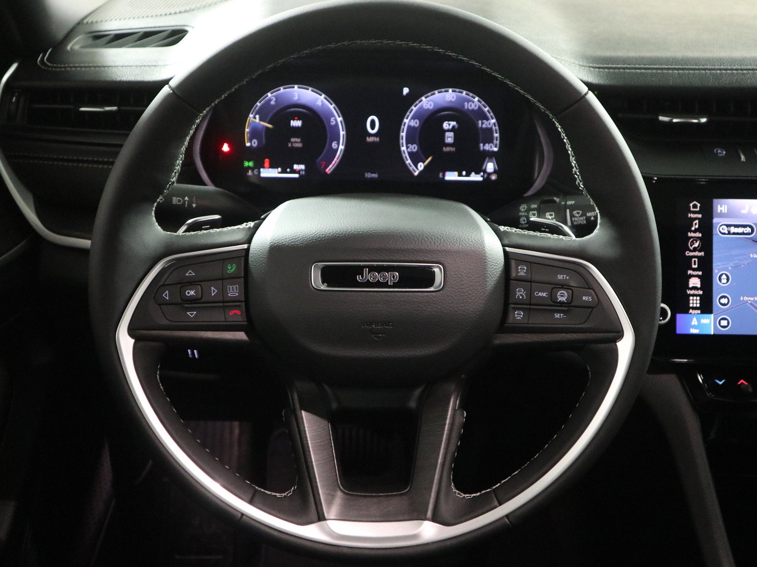 2026 Jeep Grand Cherokee Laredo Altitude 4x4