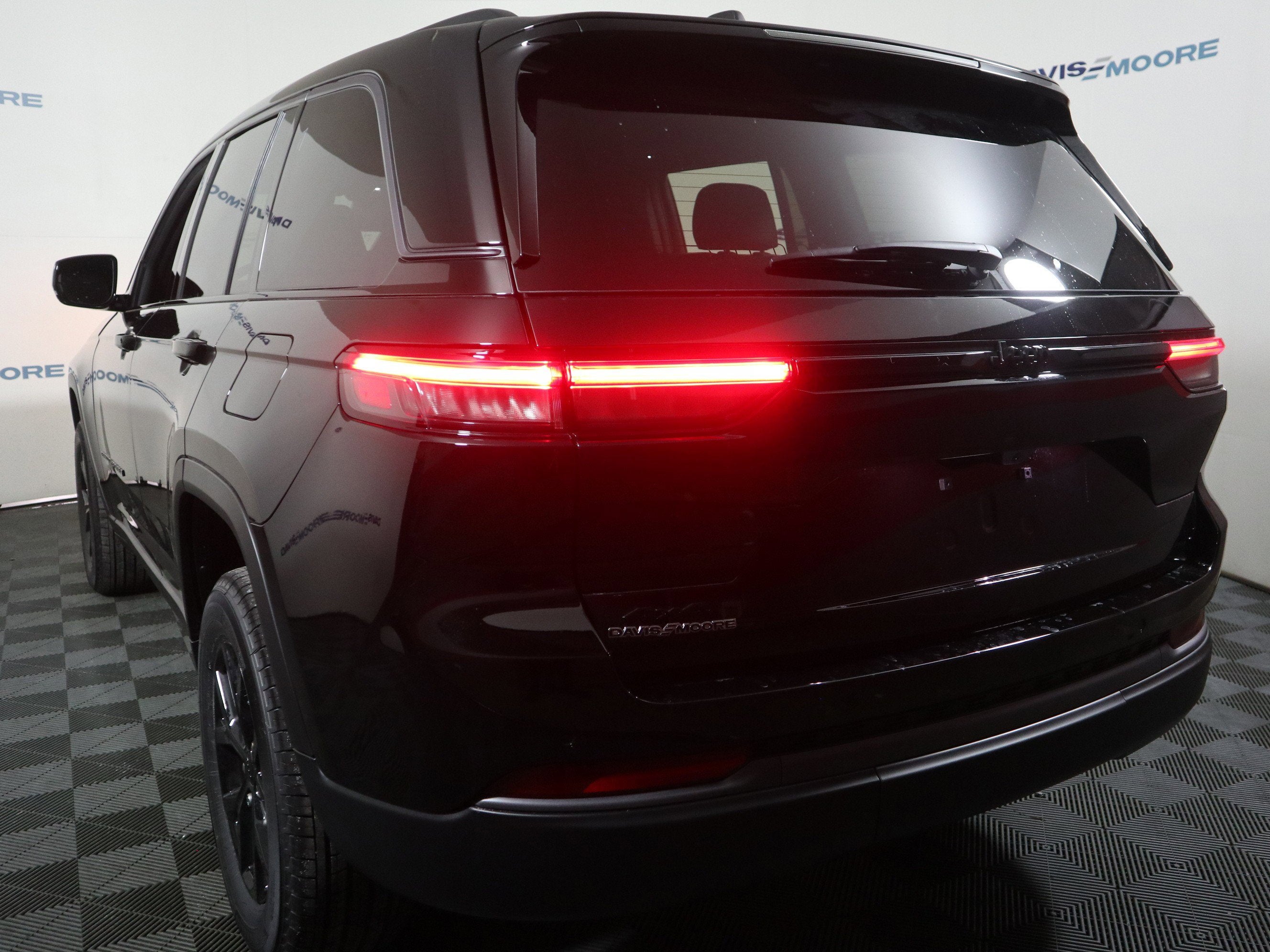 2026 Jeep Grand Cherokee Laredo Altitude 4x4