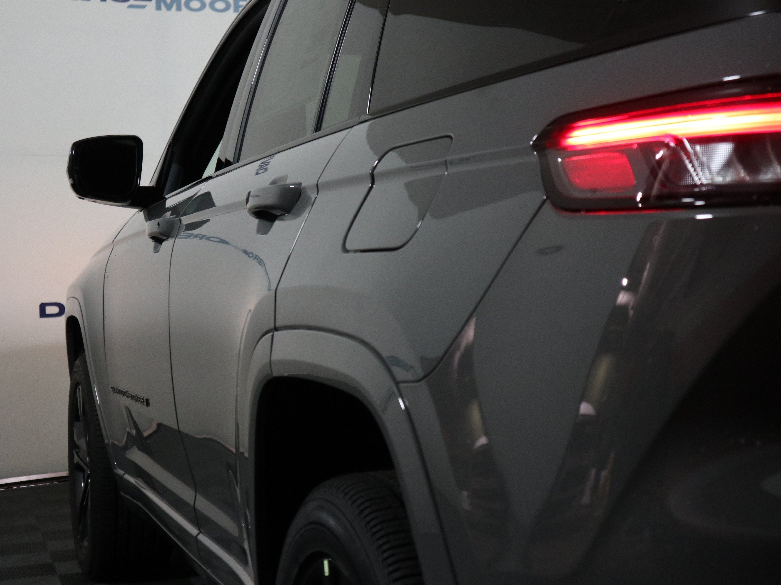 2027 Jeep Grand Cherokee Limited Reserve 4x4