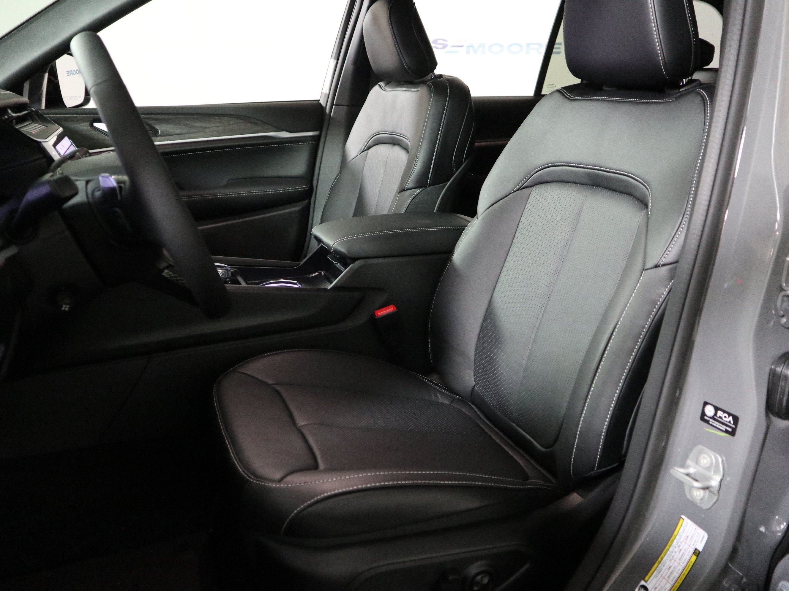 2027 Jeep Grand Cherokee Limited Reserve 4x4