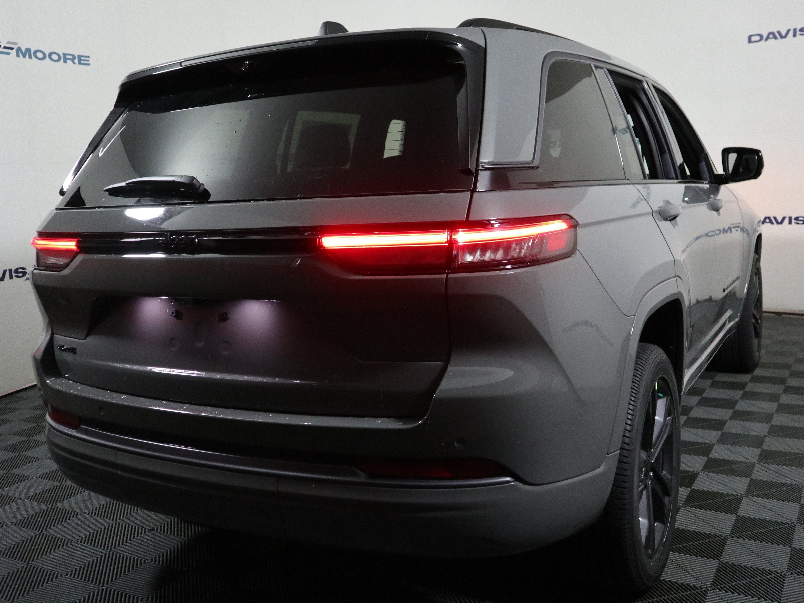 2027 Jeep Grand Cherokee Limited Reserve 4x4