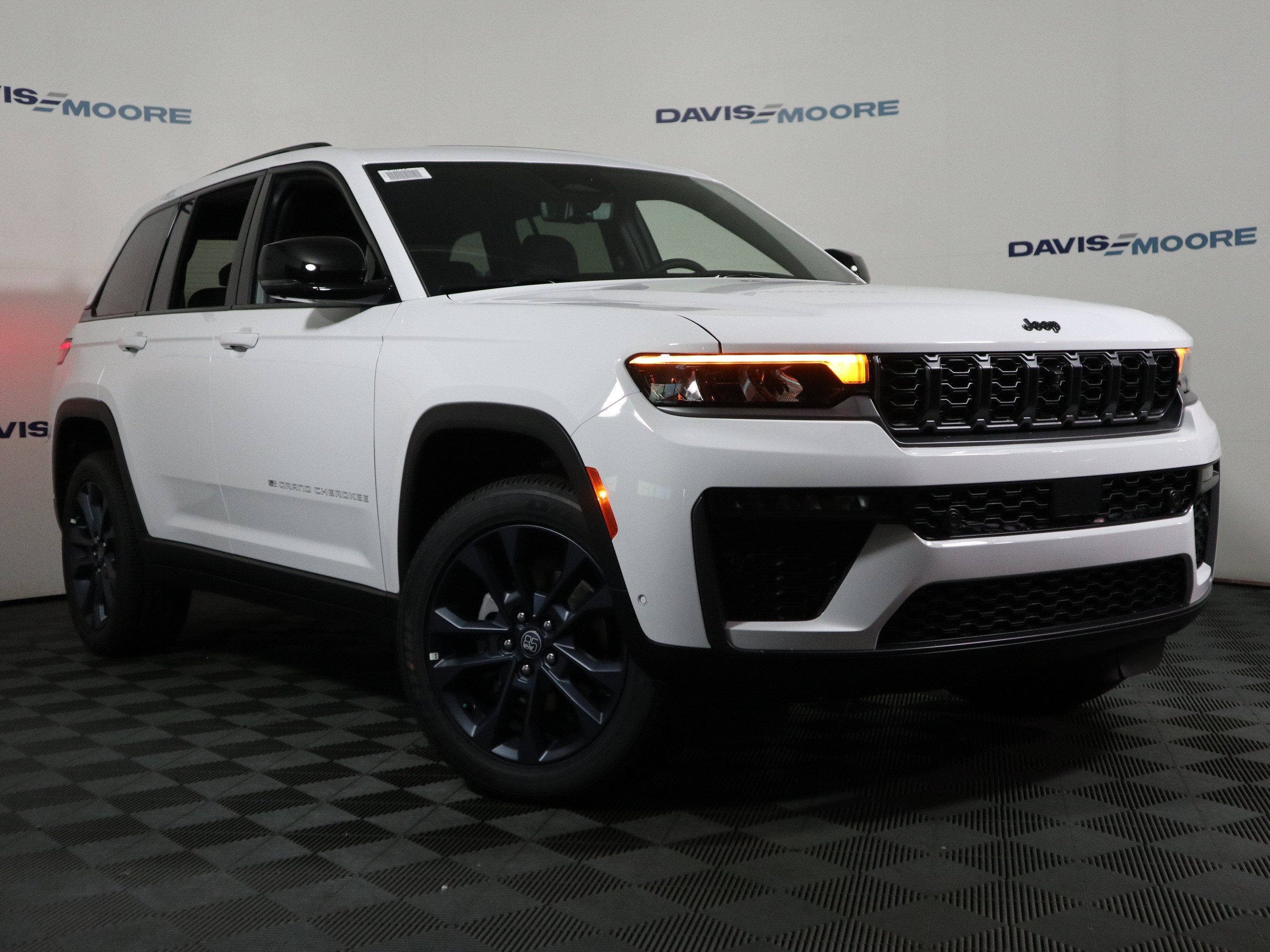 2026 Jeep Grand Cherokee 85th Anniversary Edition 4x4
