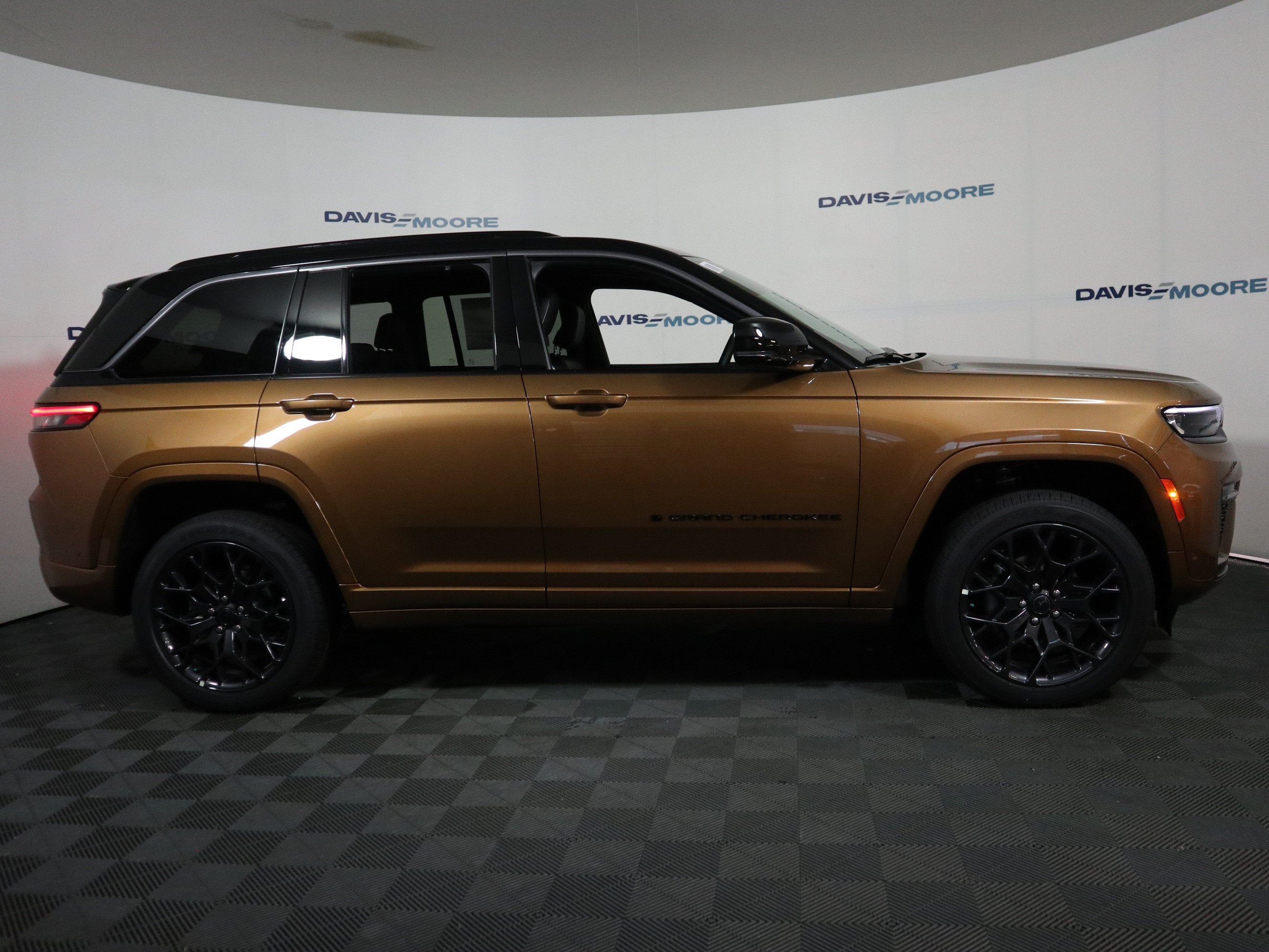 2027 Jeep Grand Cherokee Summit 4x4