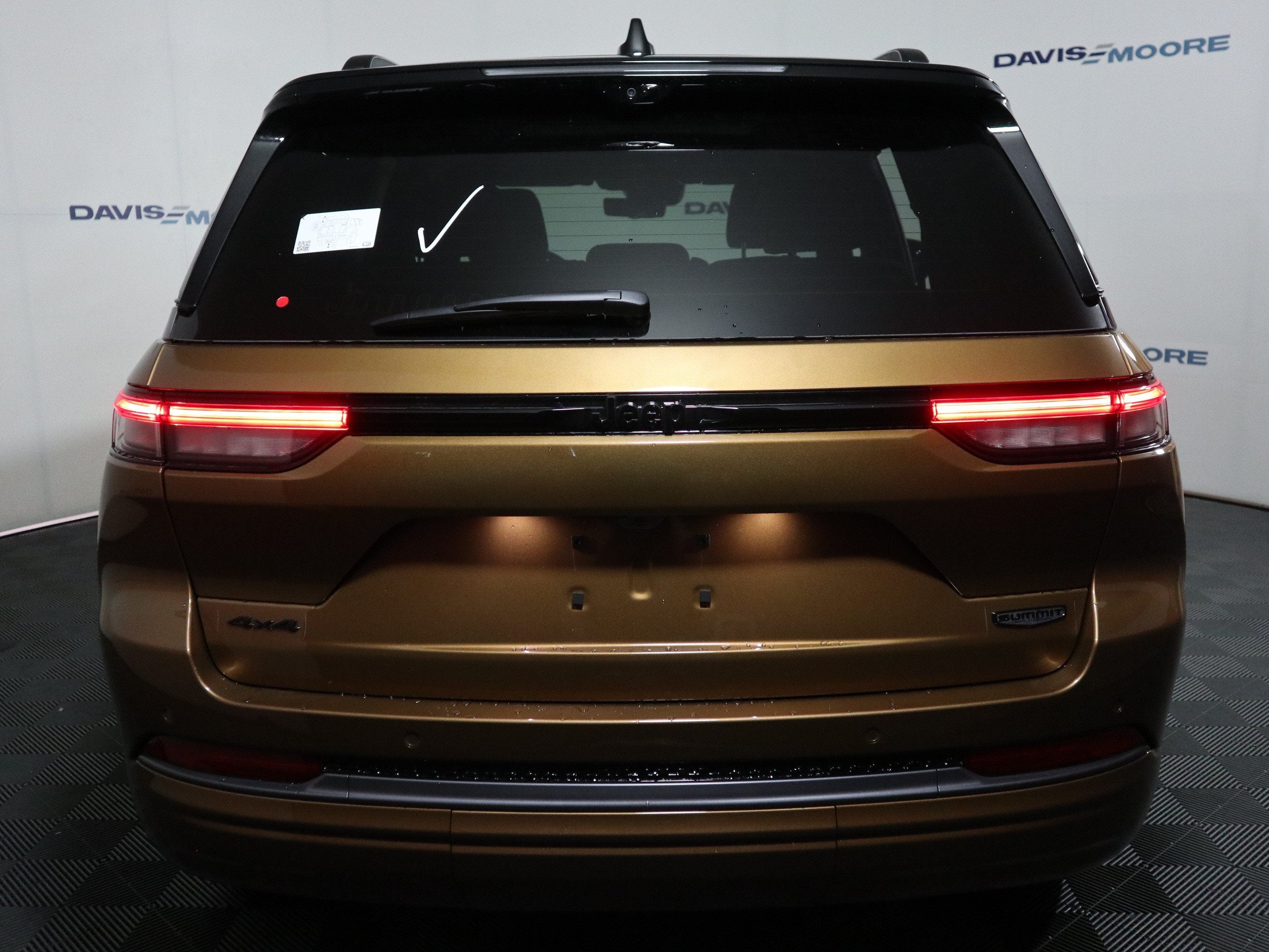 2027 Jeep Grand Cherokee Summit 4x4