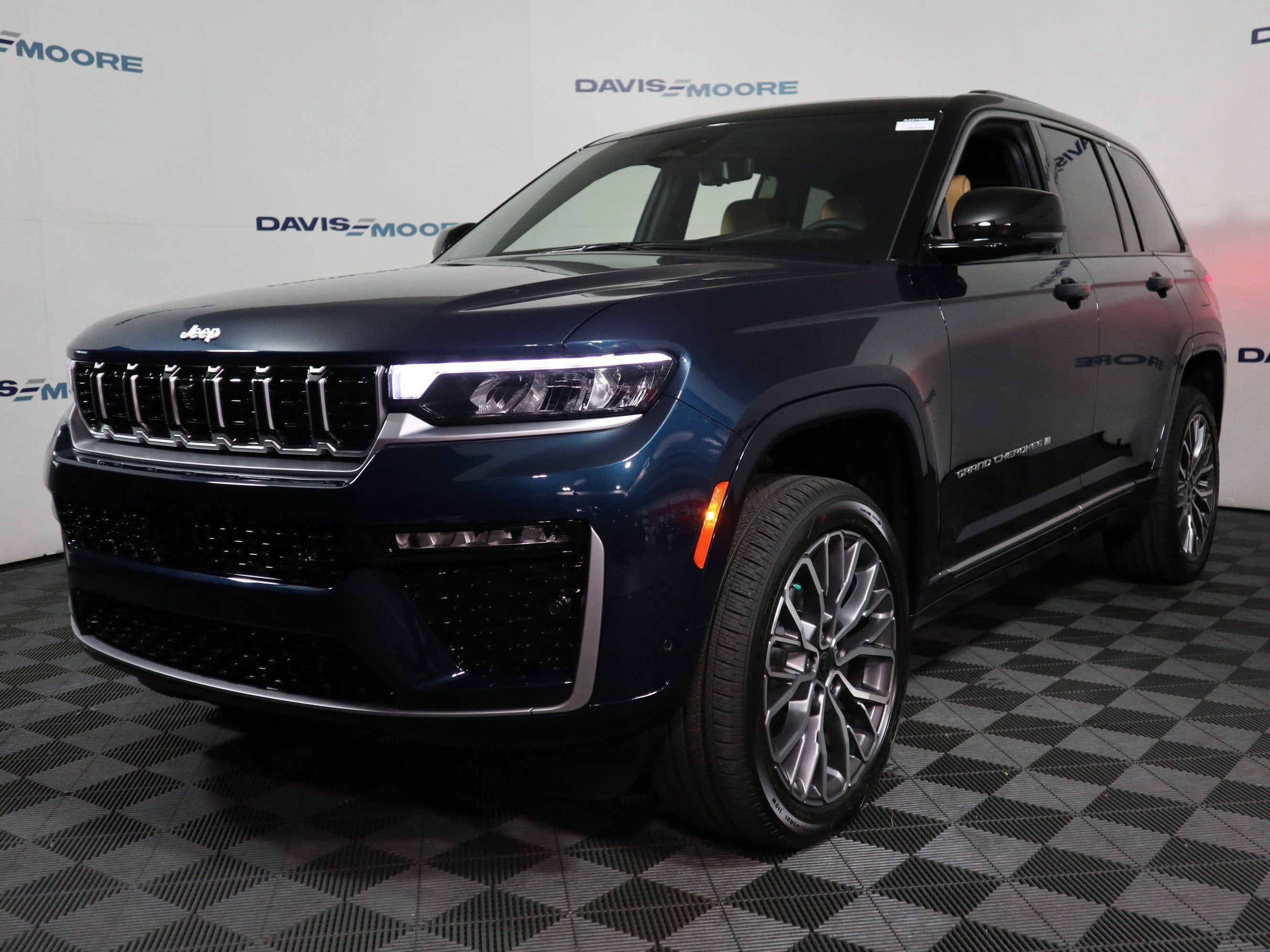 2027 Jeep Grand Cherokee Summit 4x4