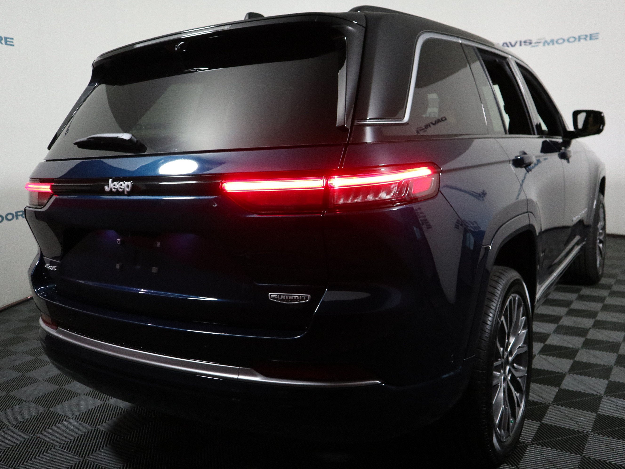 2027 Jeep Grand Cherokee Summit 4x4