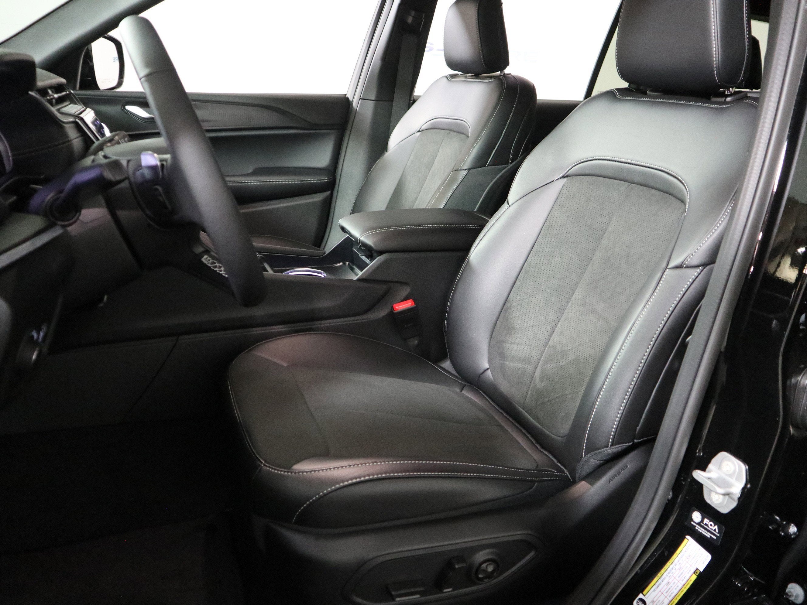 2025 Jeep Grand Cherokee L Altitude X 4x4