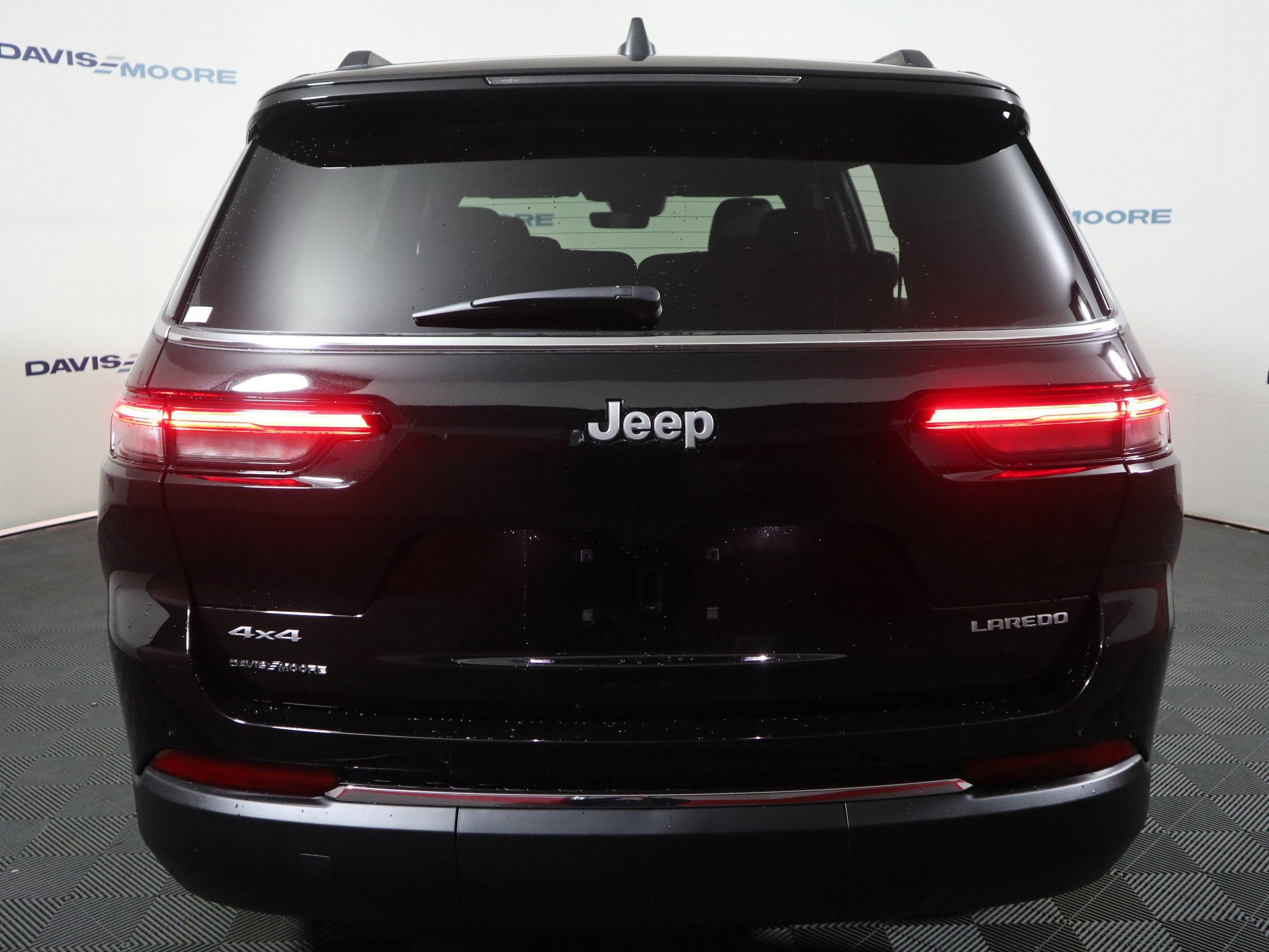 2025 Jeep Grand Cherokee L Laredo X 4x4