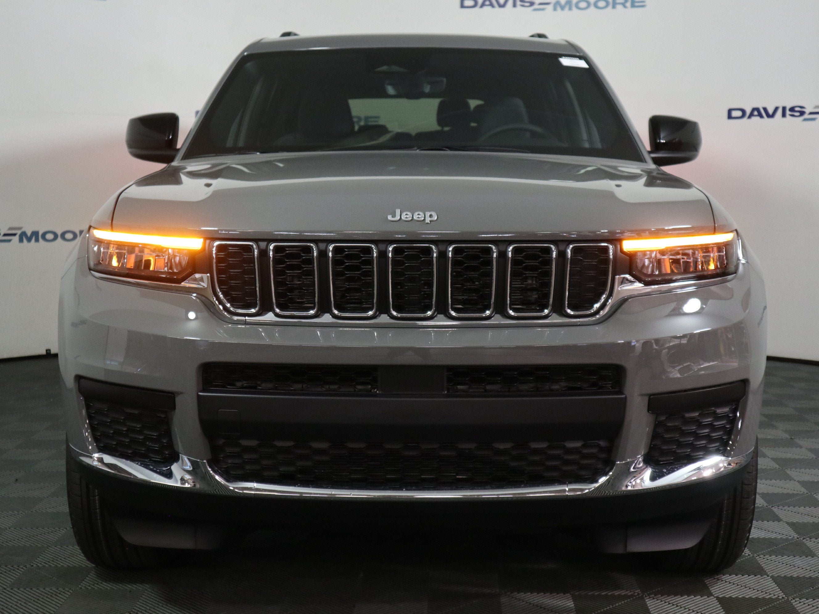 2027 Jeep Grand Cherokee L Laredo X 4x4