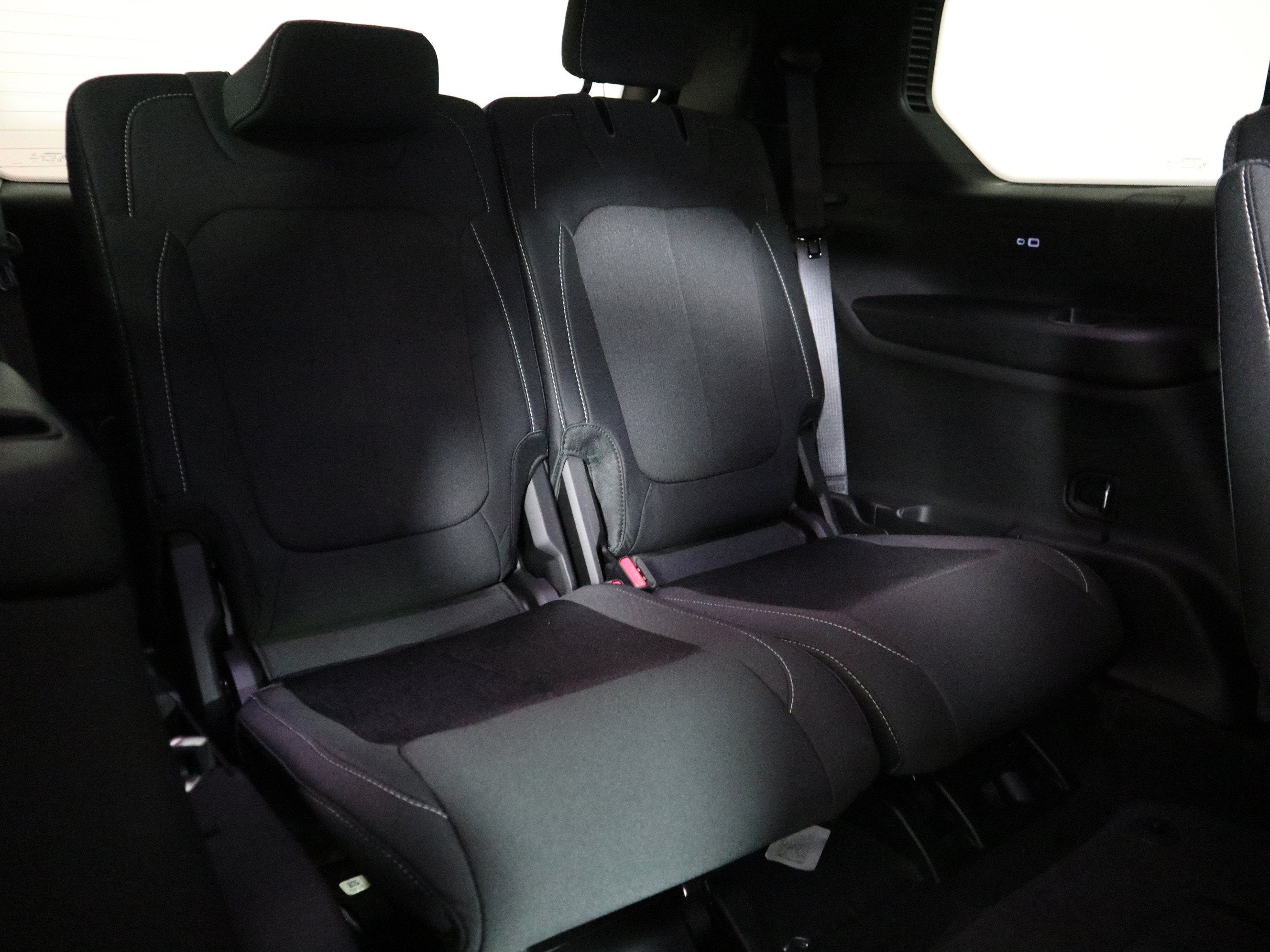 2027 Jeep Grand Cherokee L Laredo X 4x4