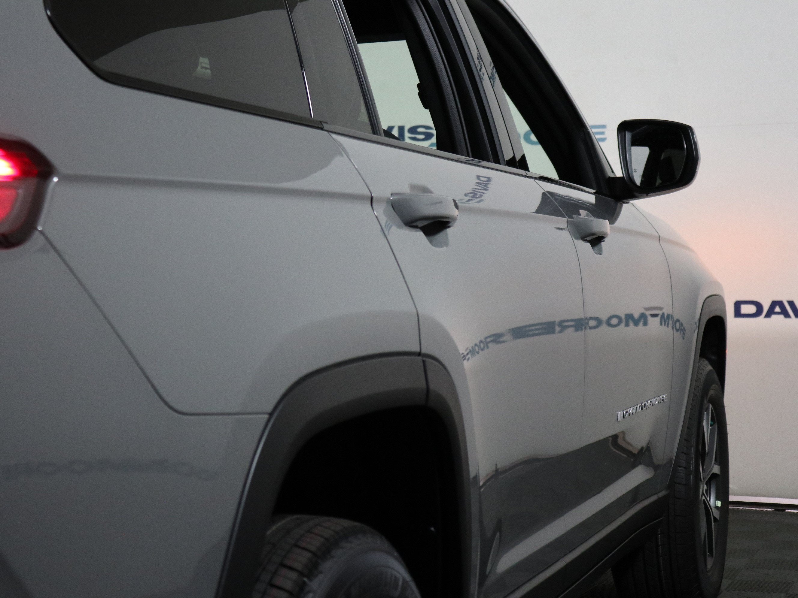 2027 Jeep Grand Cherokee L Laredo X 4x4