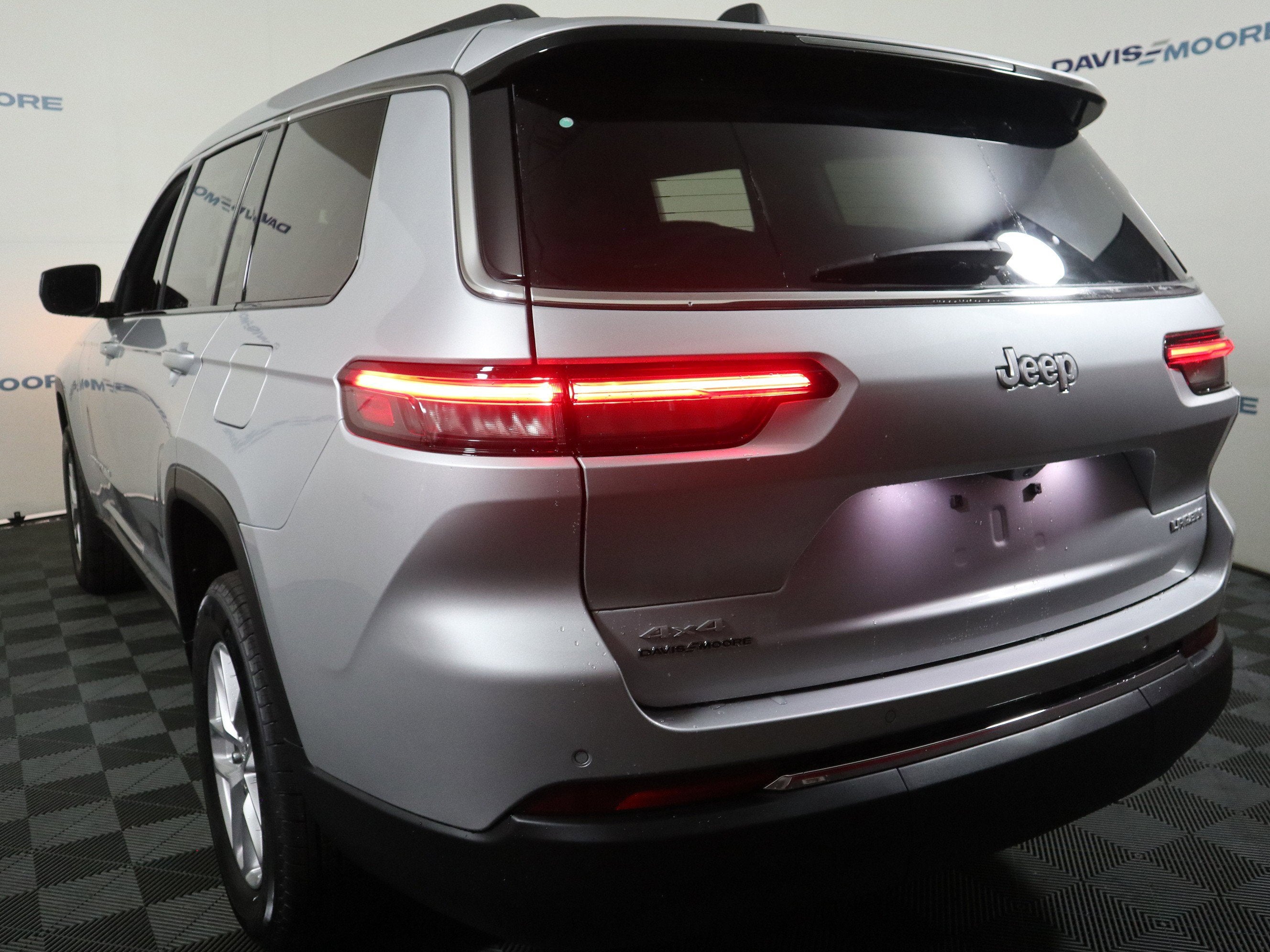 2025 Jeep Grand Cherokee L Laredo 4x4