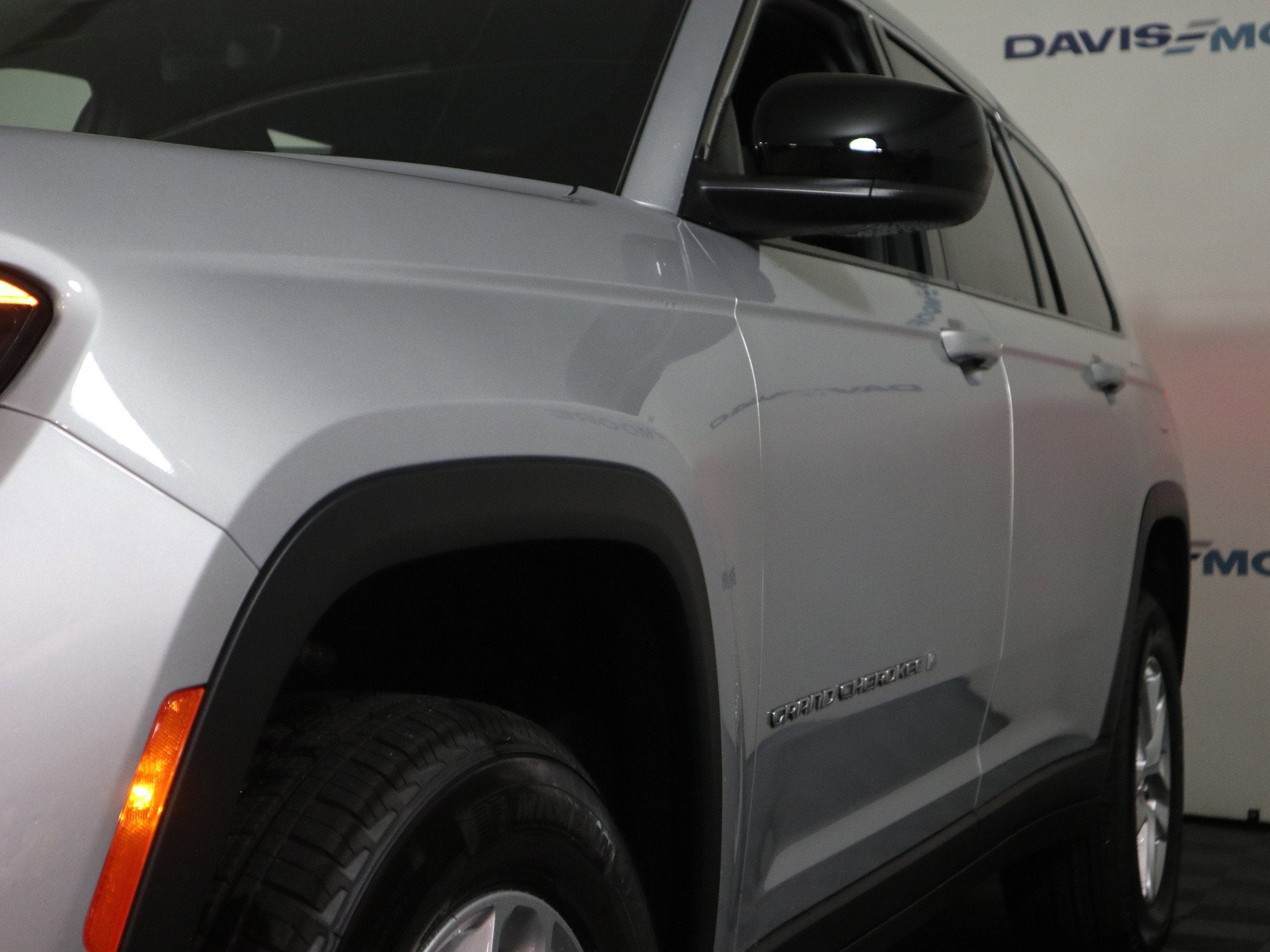 2025 Jeep Grand Cherokee L Laredo 4x4