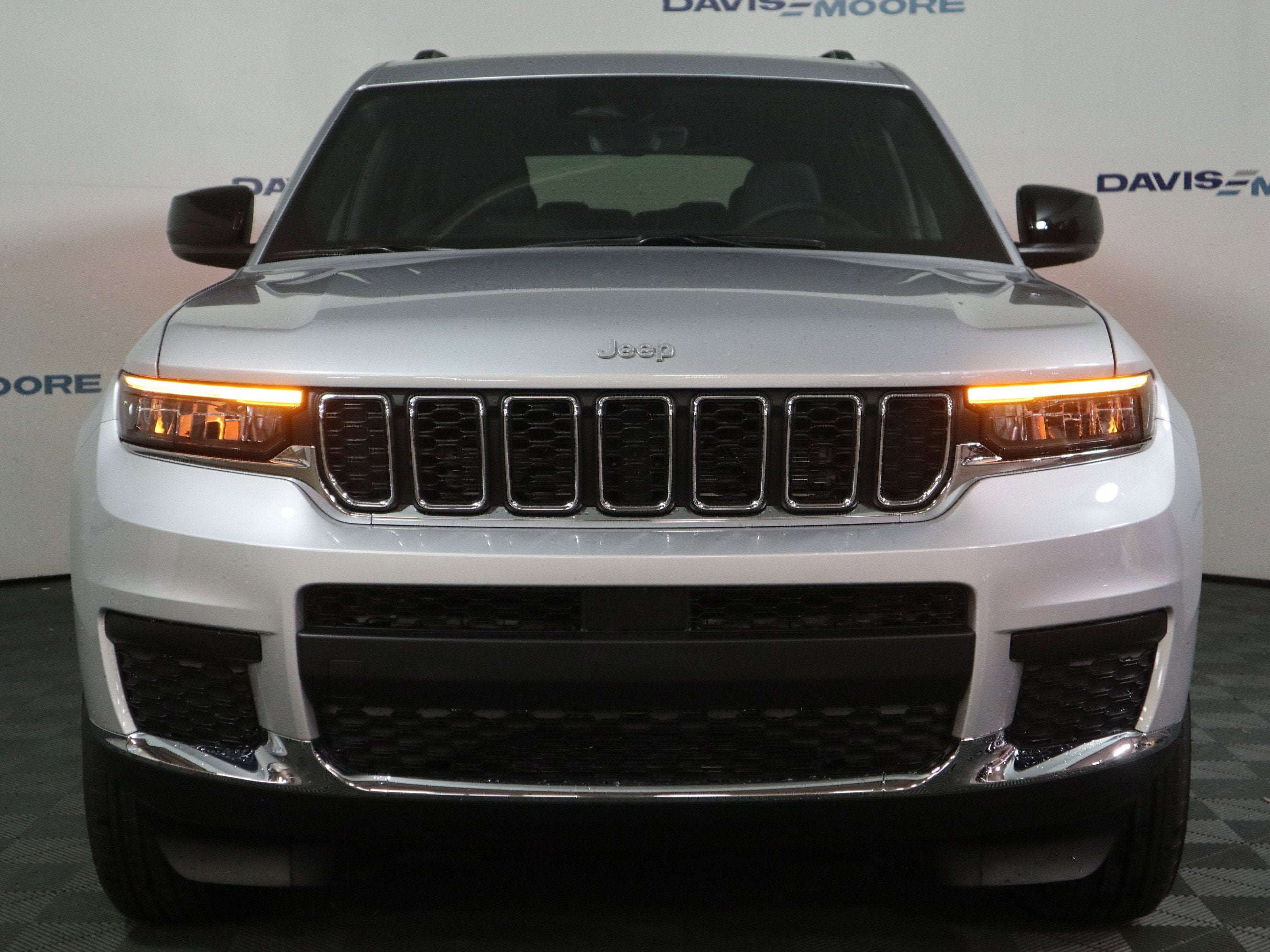 2025 Jeep Grand Cherokee L Laredo 4x4