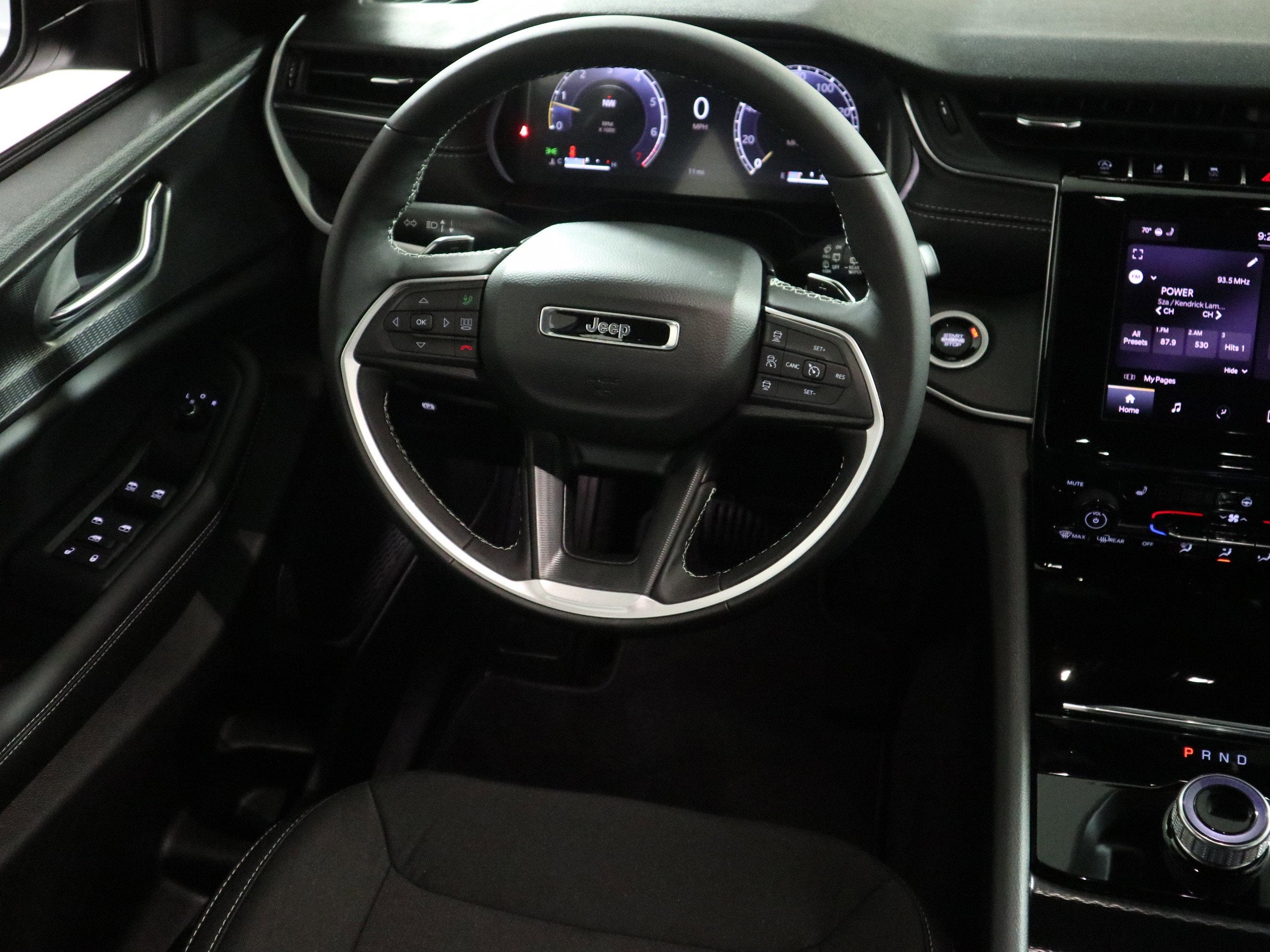 2025 Jeep Grand Cherokee L Laredo 4x4