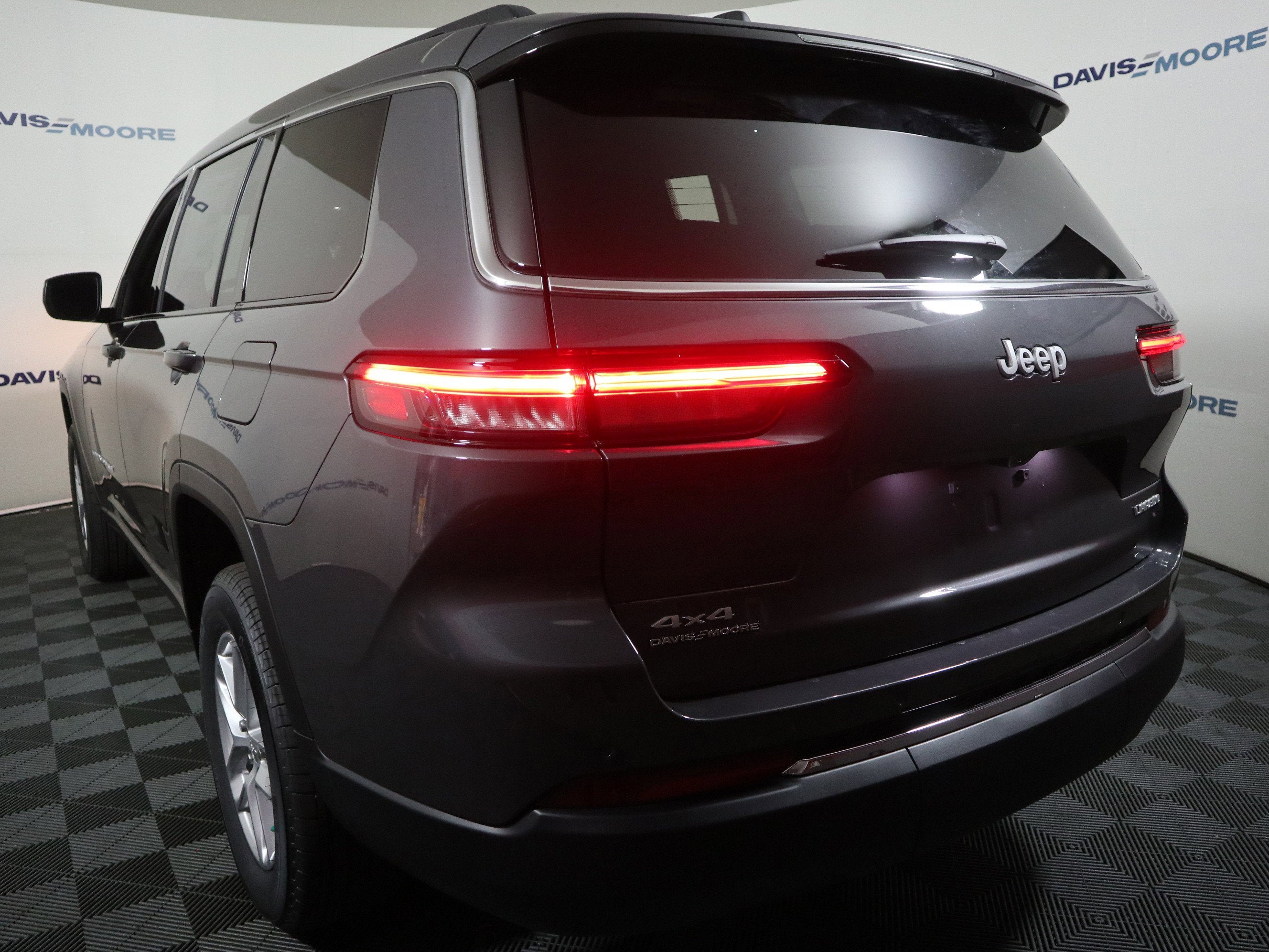 2025 Jeep Grand Cherokee L Laredo X 4x4