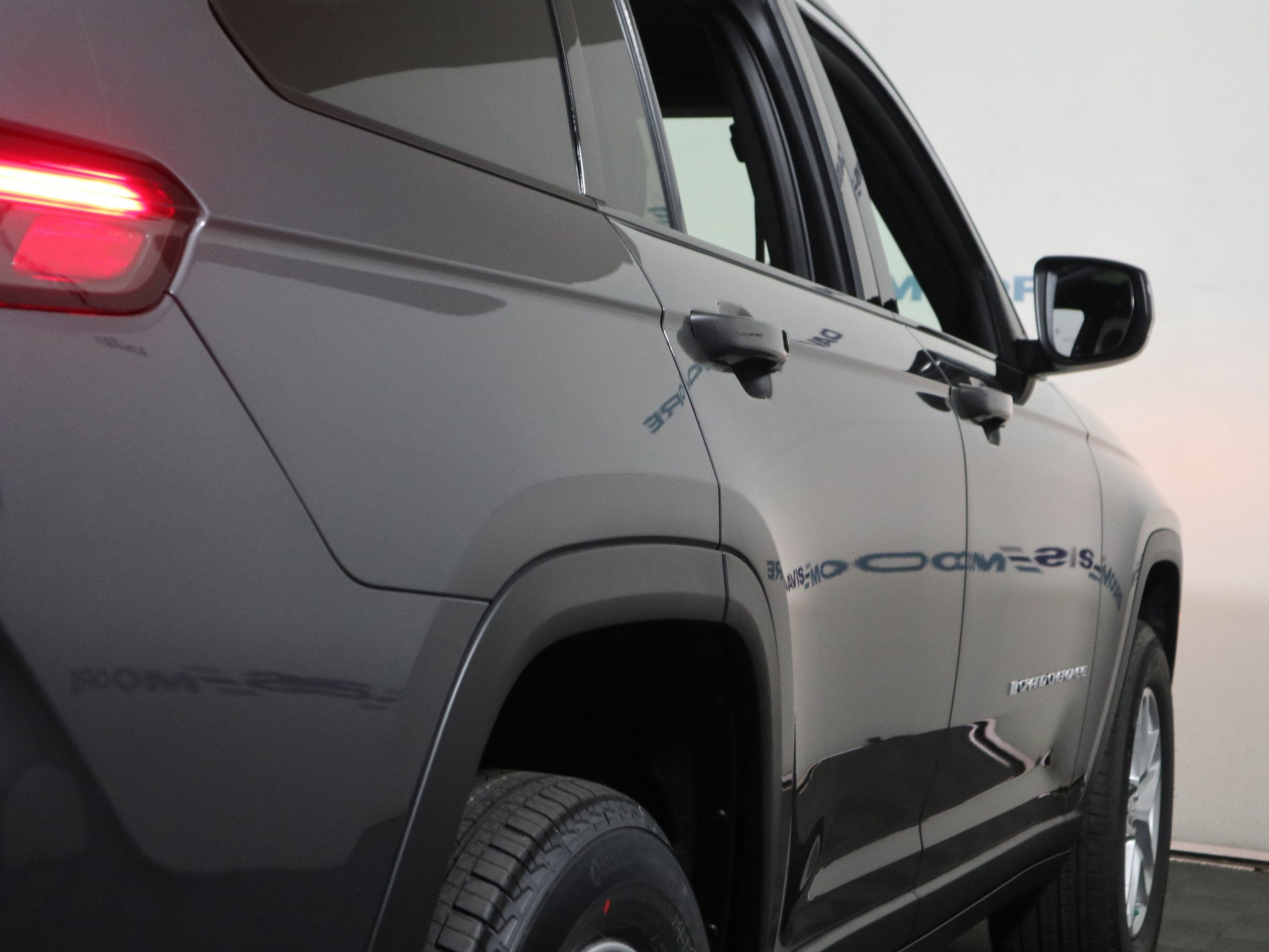 2025 Jeep Grand Cherokee L Laredo X 4x4