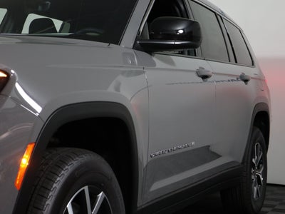 2027 Jeep Grand Cherokee L Laredo X 4x4