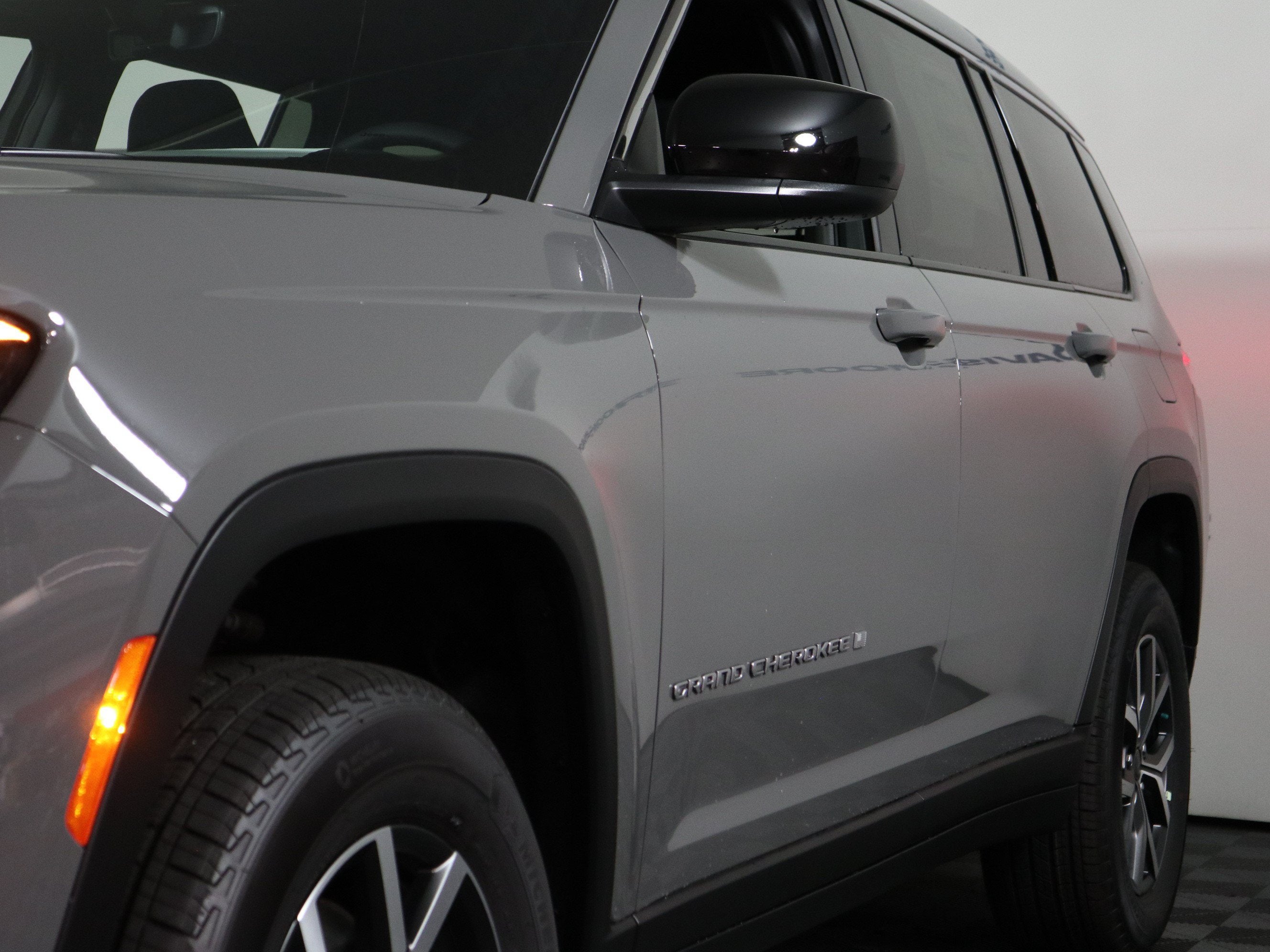 2027 Jeep Grand Cherokee L Laredo X 4x4