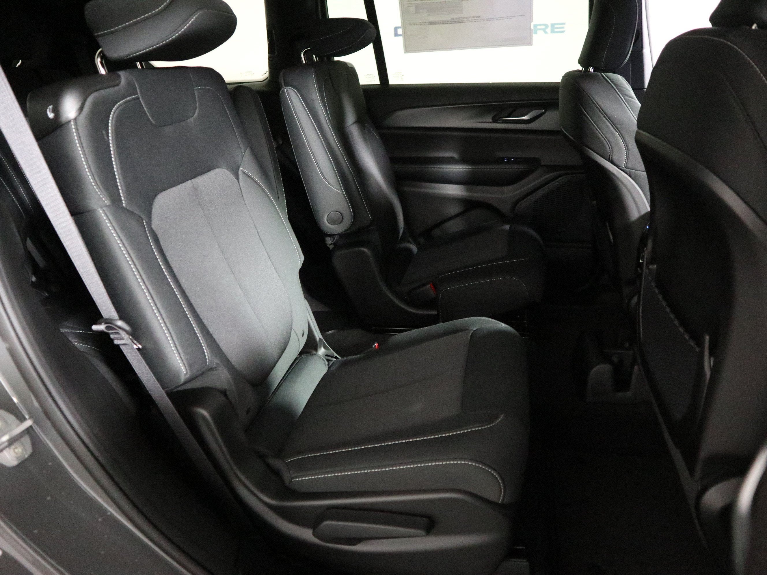 2027 Jeep Grand Cherokee L Laredo X 4x4