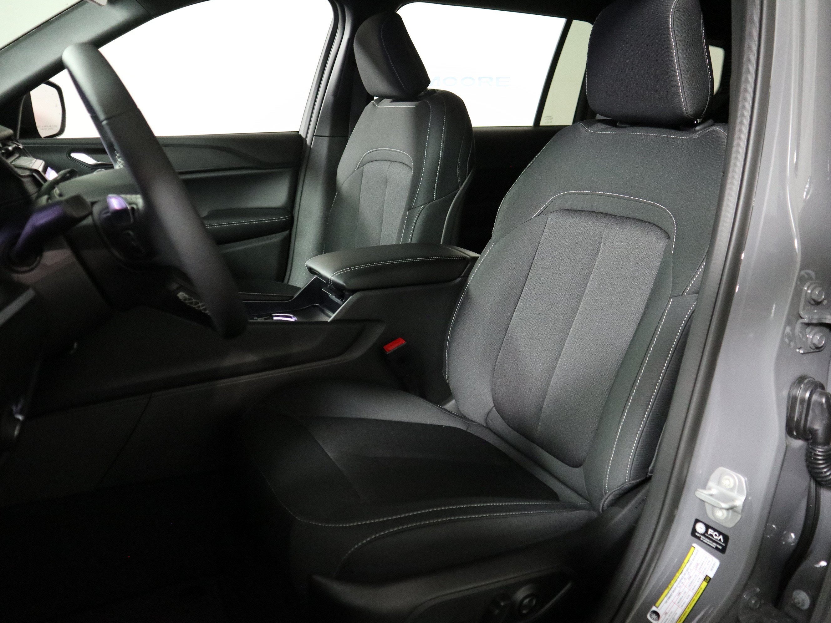 2027 Jeep Grand Cherokee L Laredo X 4x4