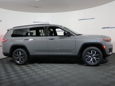 2027 Jeep Grand Cherokee L Laredo X 4x4