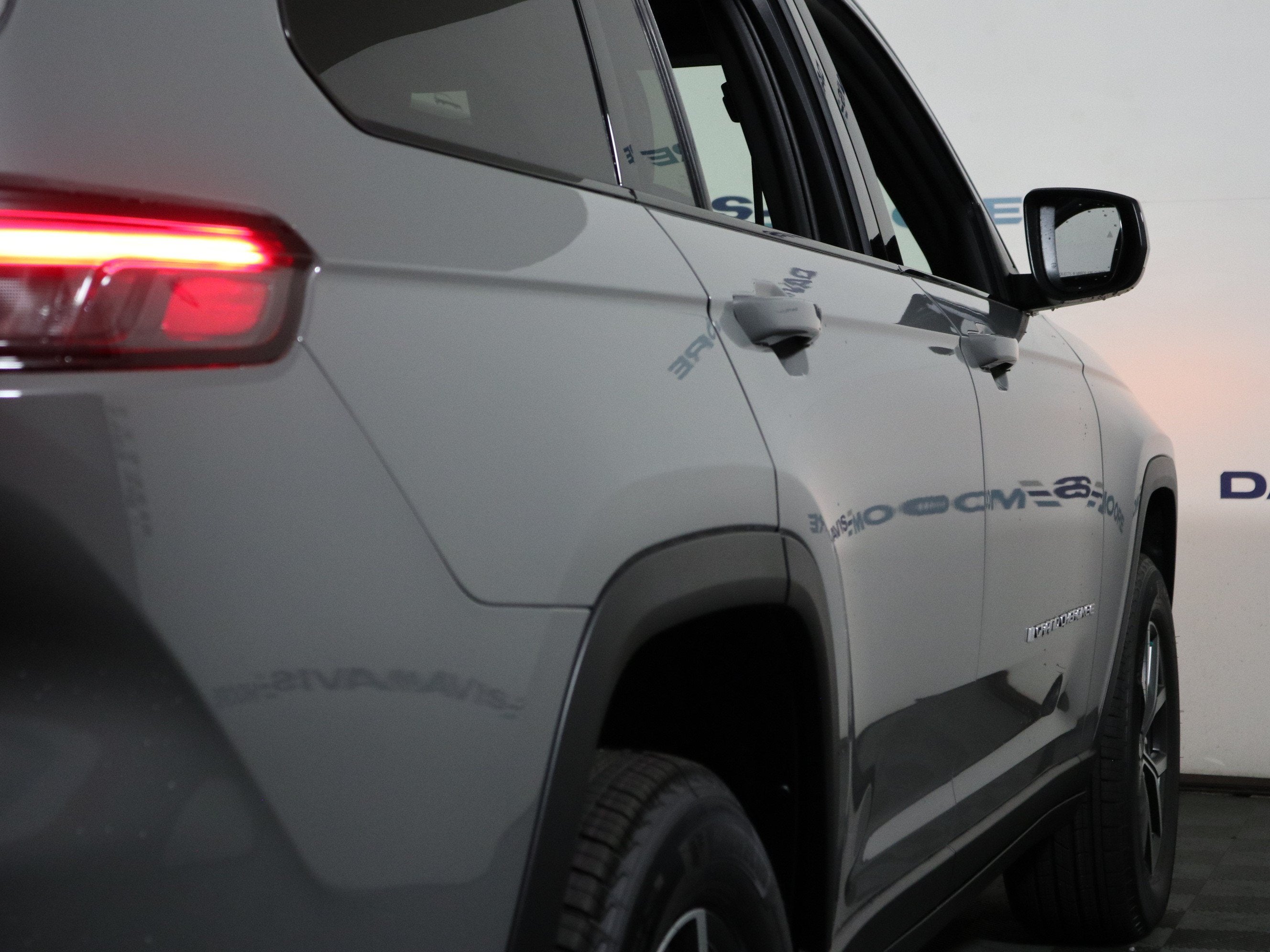 2027 Jeep Grand Cherokee L Laredo X 4x4