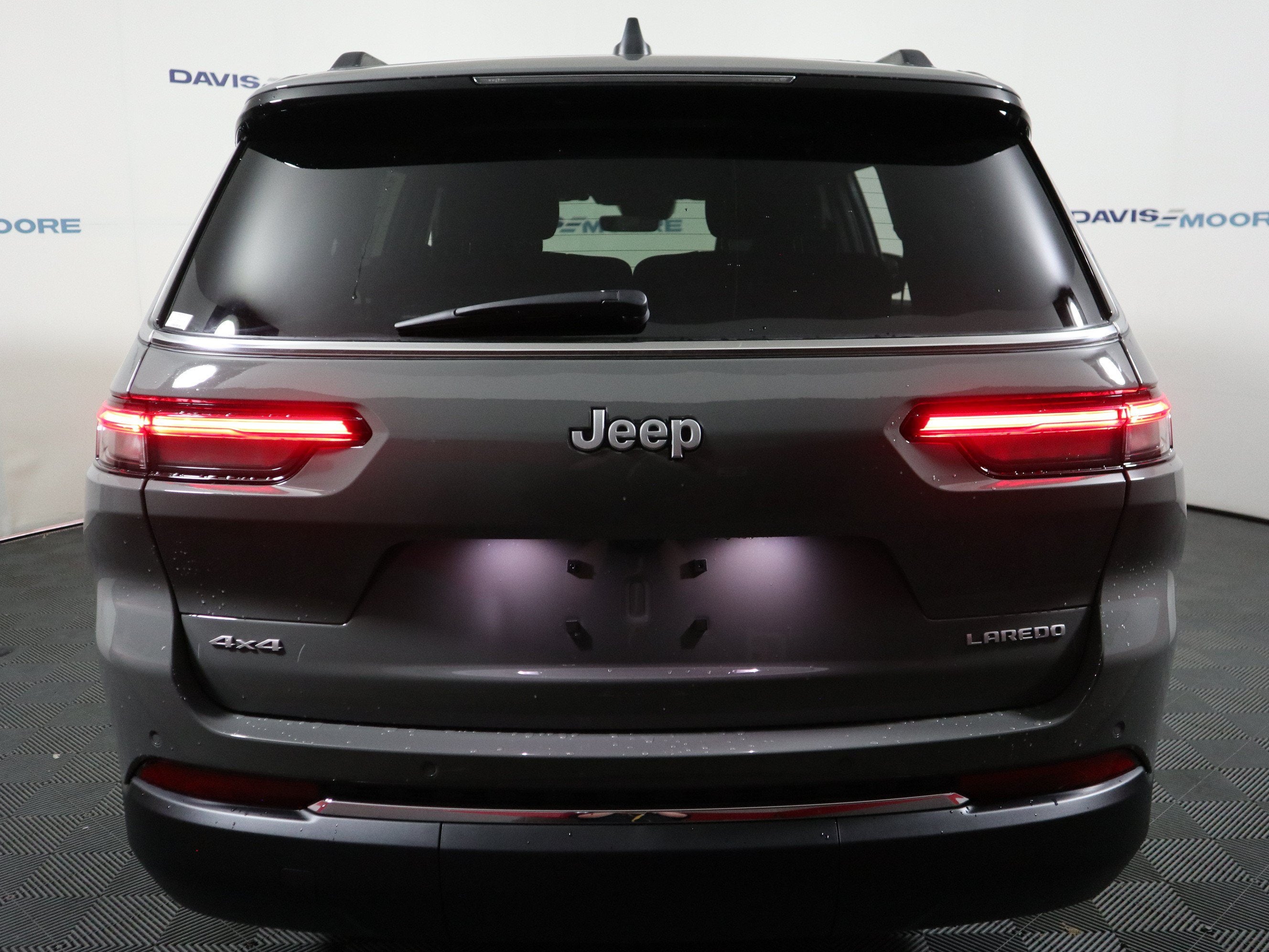 2027 Jeep Grand Cherokee L Laredo X 4x4
