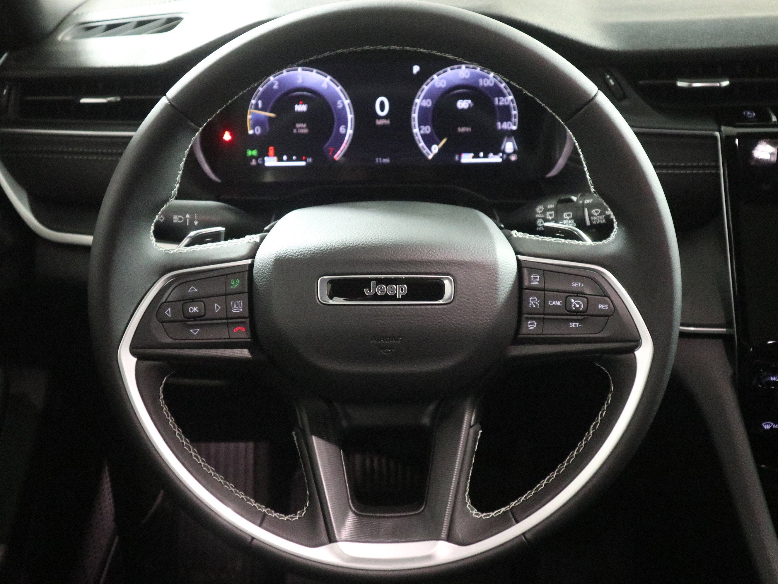 2025 Jeep Grand Cherokee L Laredo X 4x4