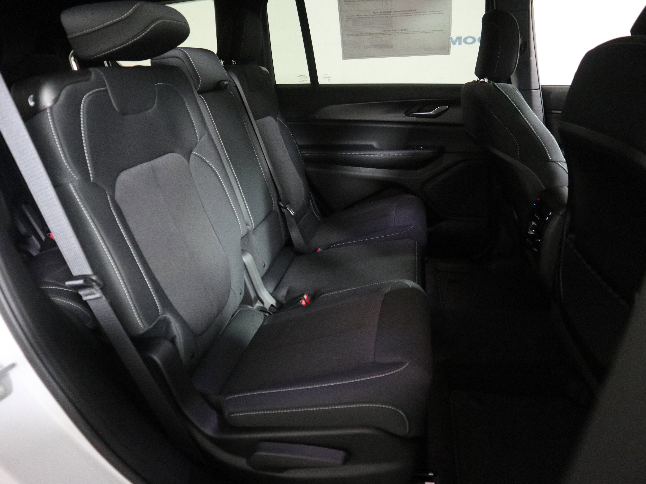 2025 Jeep Grand Cherokee L Laredo X 4x4