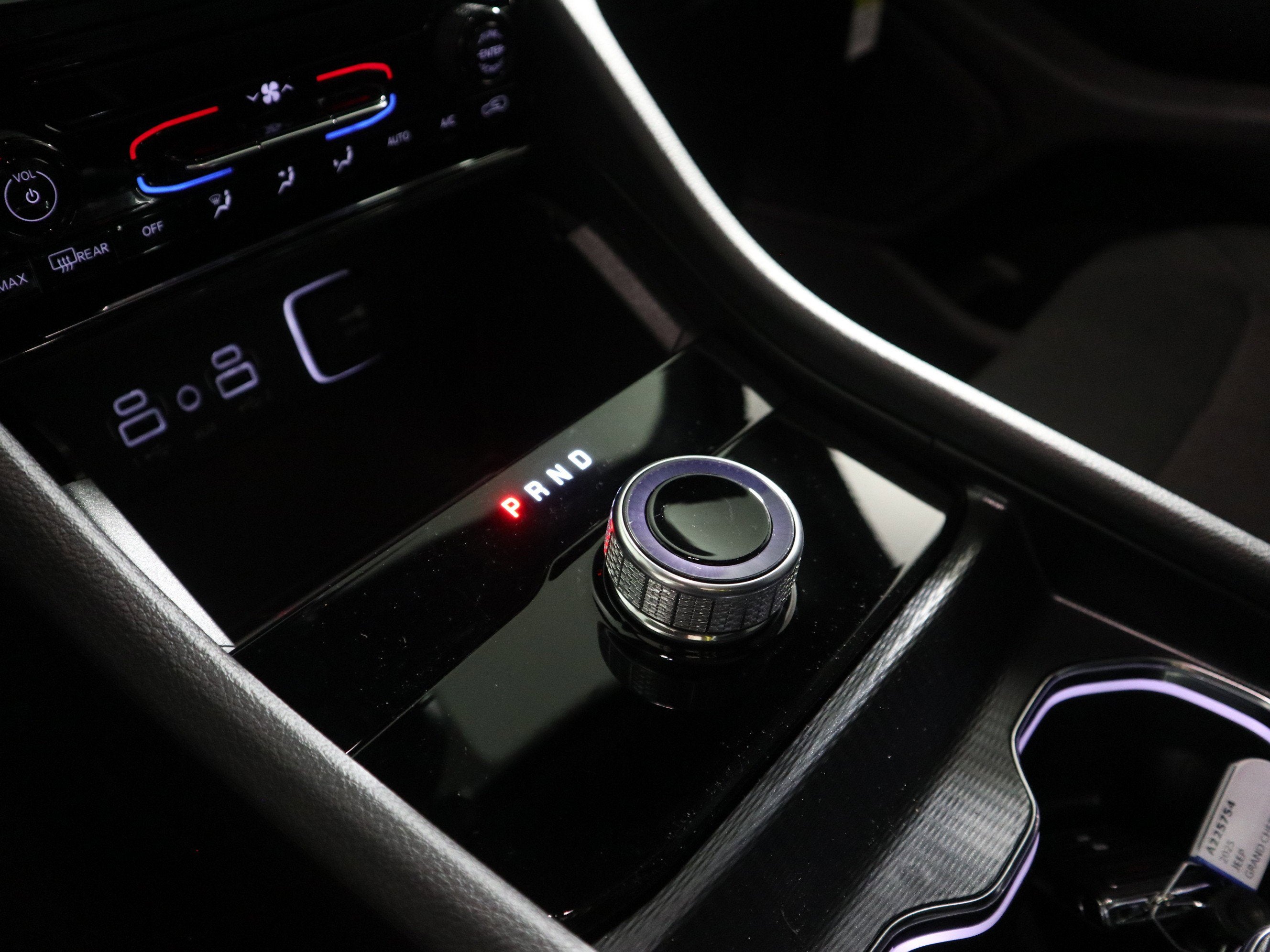 2025 Jeep Grand Cherokee L Laredo X 4x4