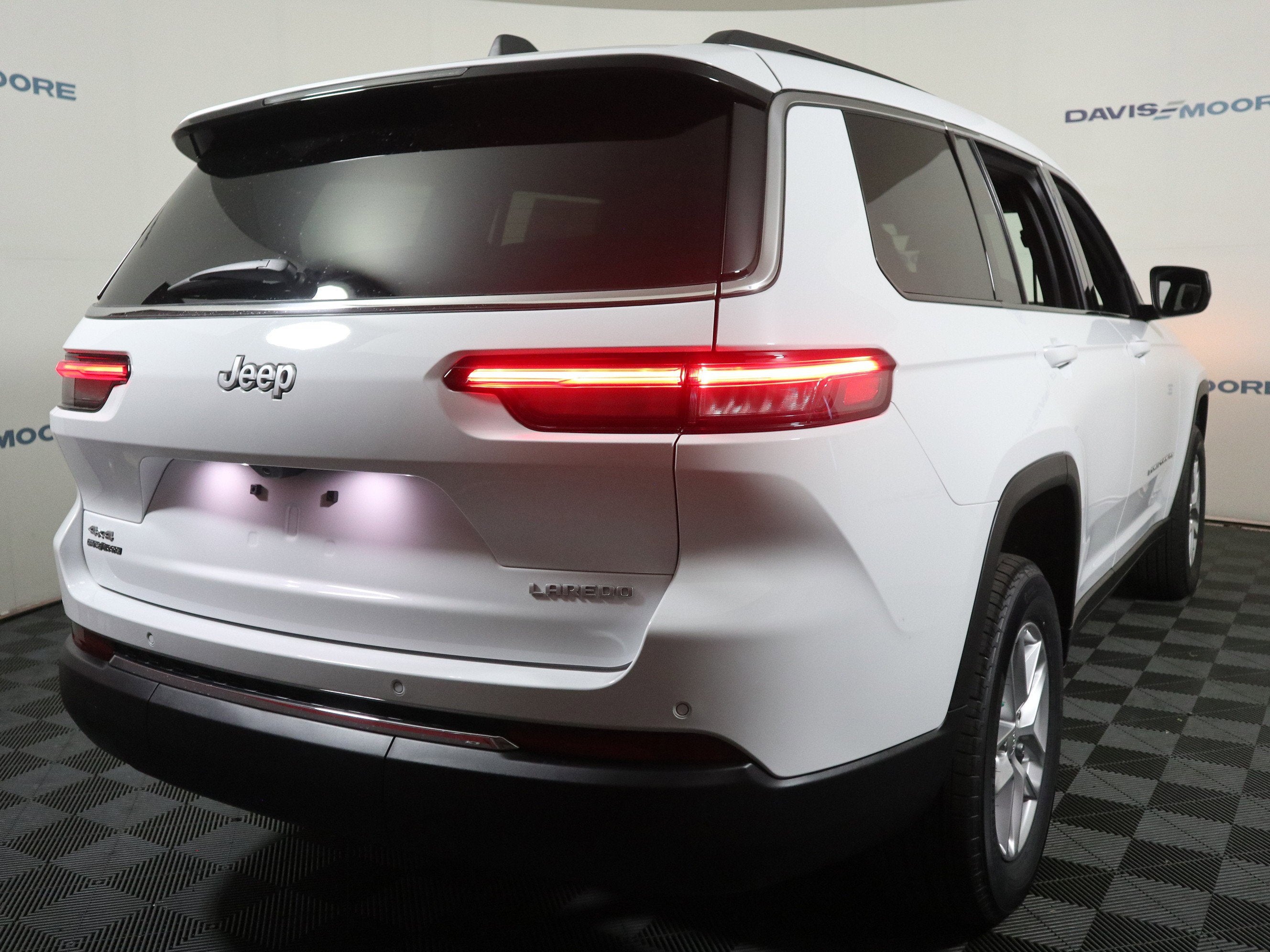 2025 Jeep Grand Cherokee L Laredo X 4x4