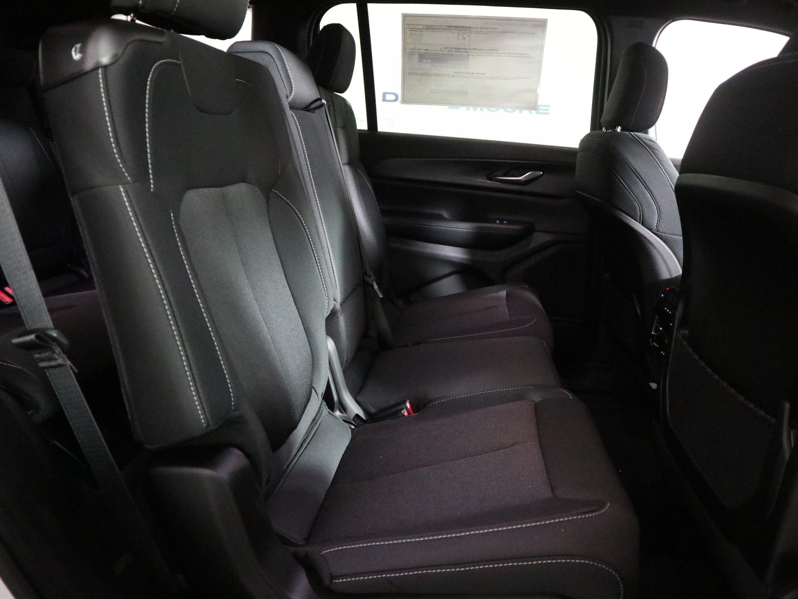 2026 Jeep Grand Cherokee L Laredo X 4x4