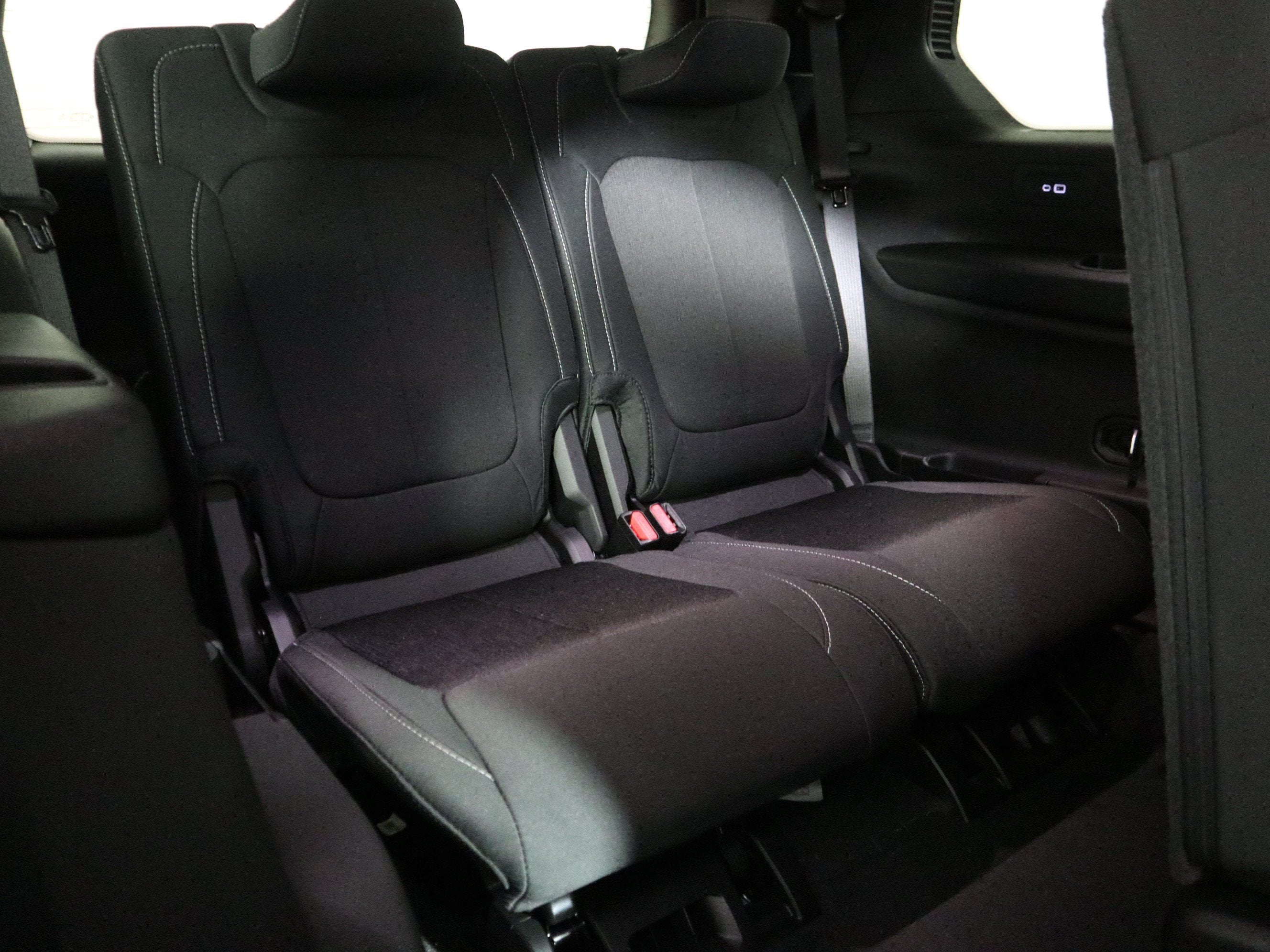 2026 Jeep Grand Cherokee L Laredo X 4x4