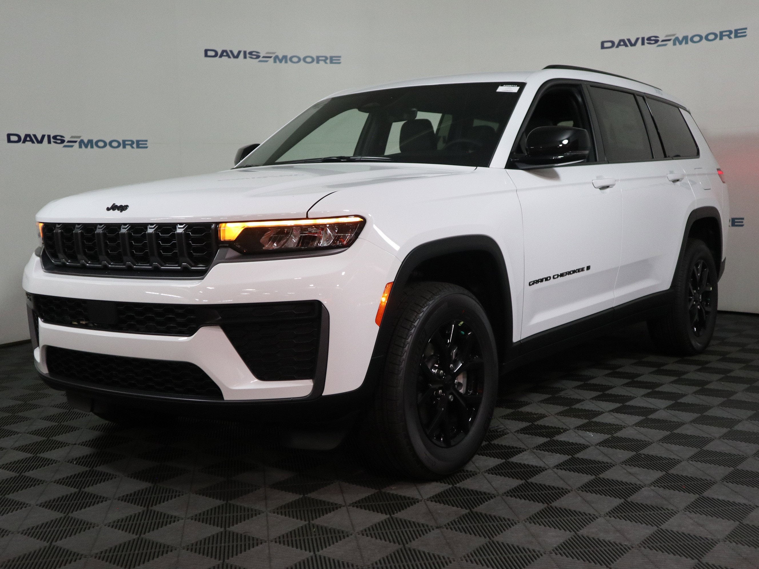 2026 Jeep Grand Cherokee L Laredo Altitude 4x4