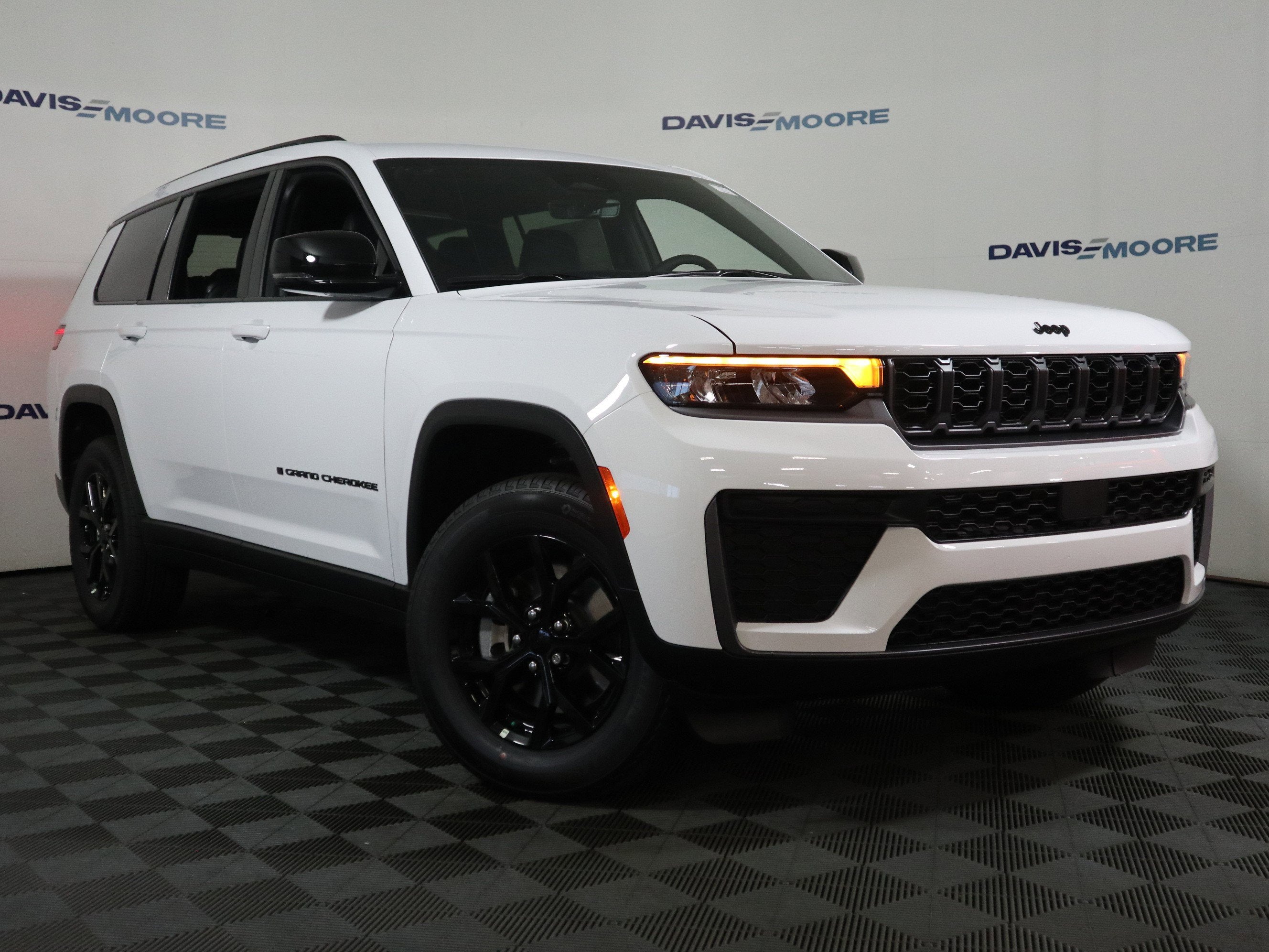 2026 Jeep Grand Cherokee L Laredo Altitude 4x4