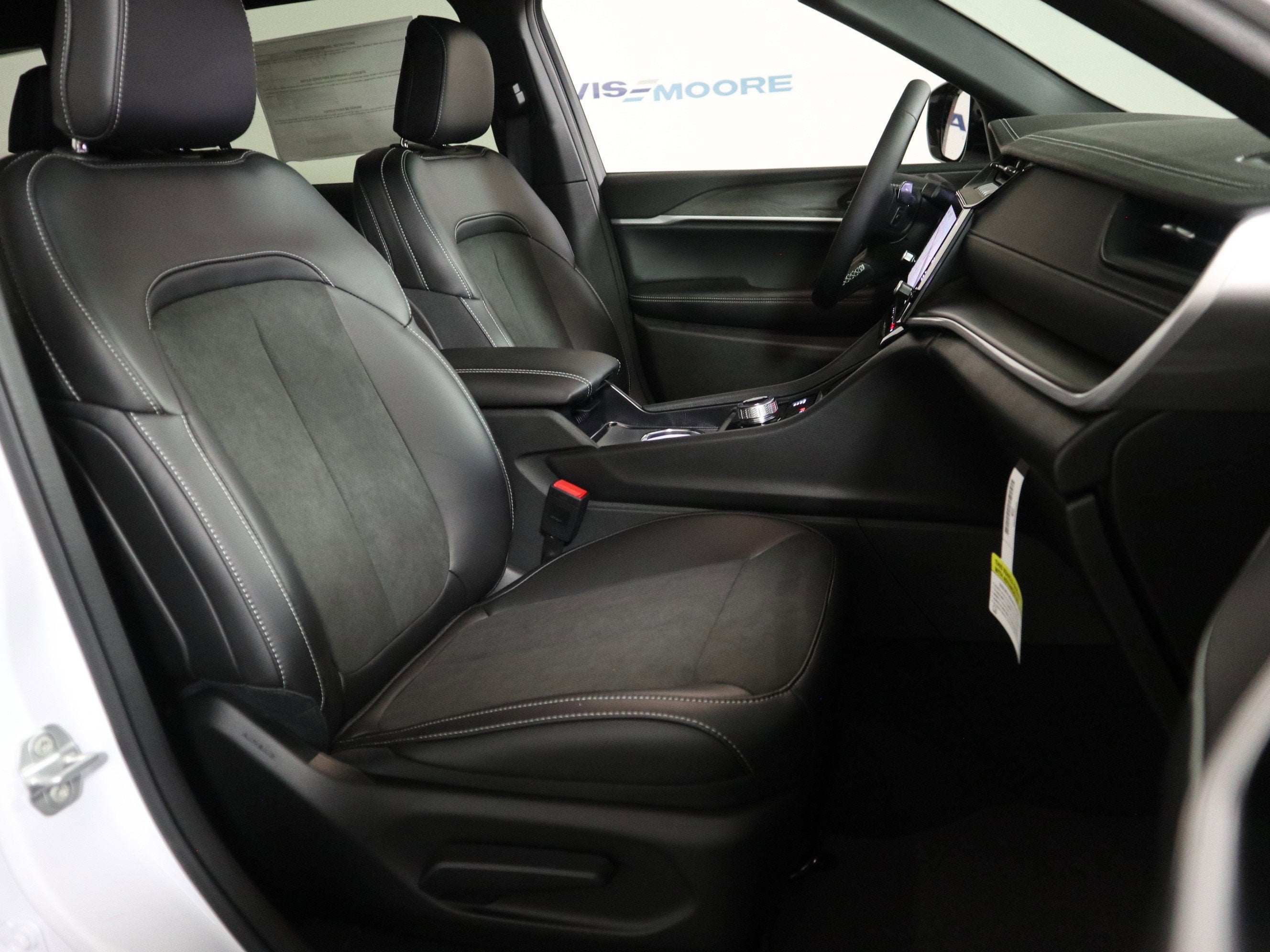 2026 Jeep Grand Cherokee L Laredo Altitude 4x4