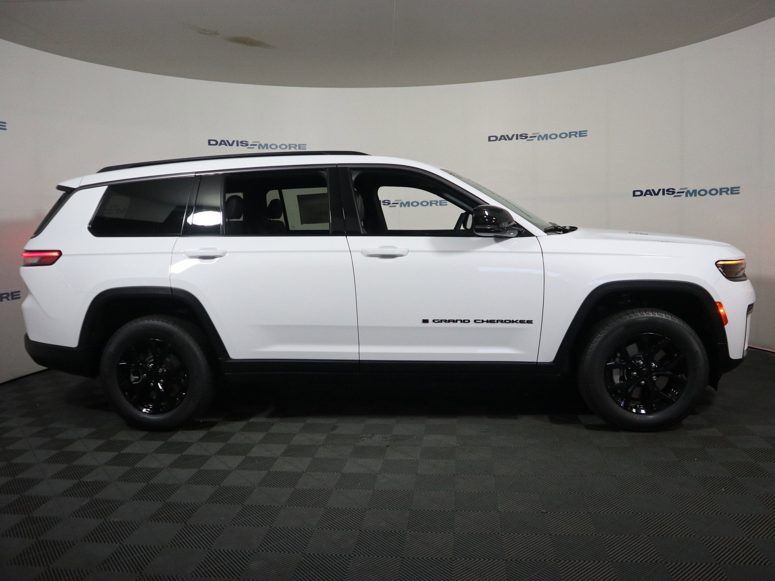 2026 Jeep Grand Cherokee L Laredo Altitude 4x4
