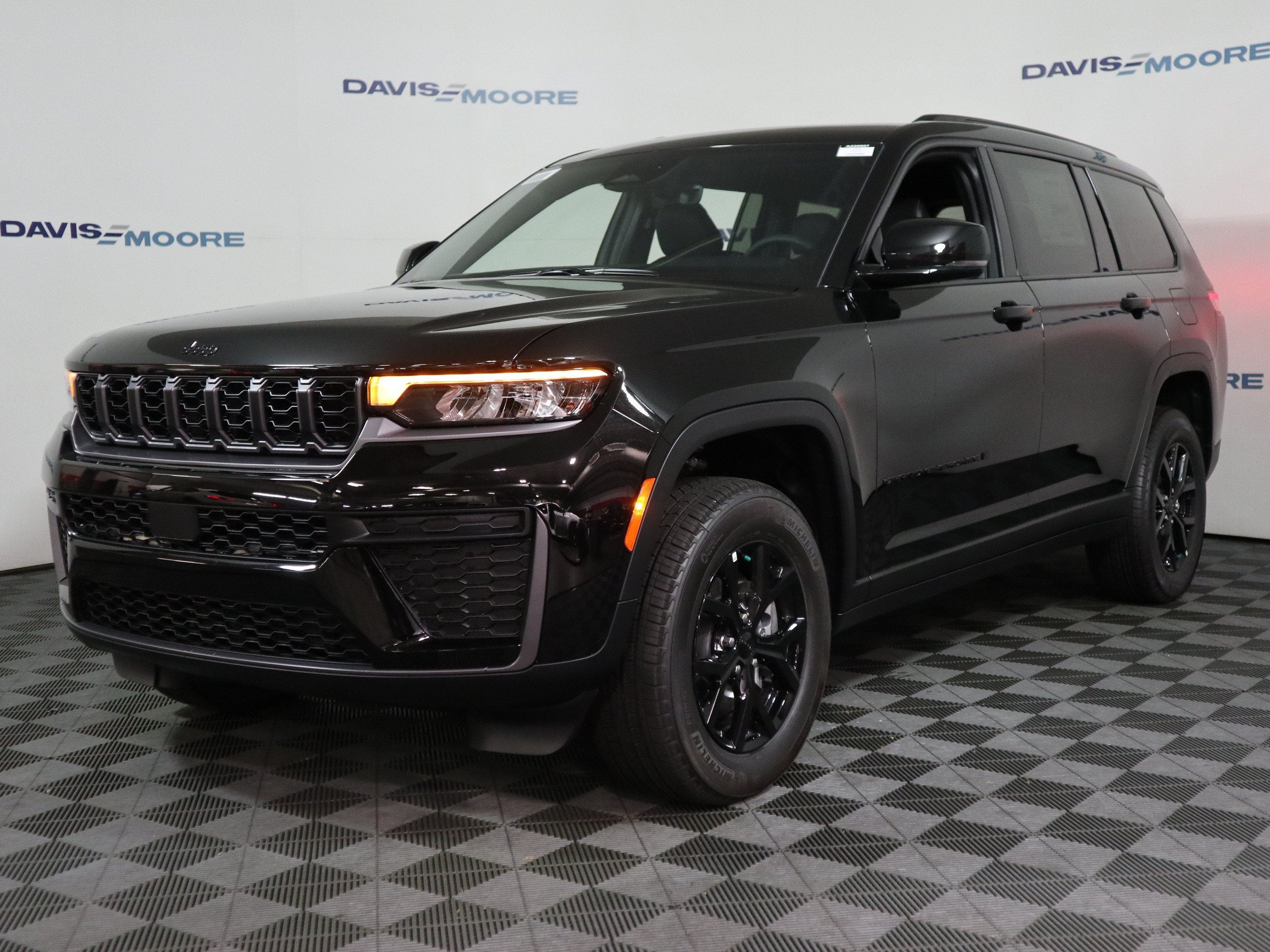 2026 Jeep Grand Cherokee L Laredo Altitude 4x4