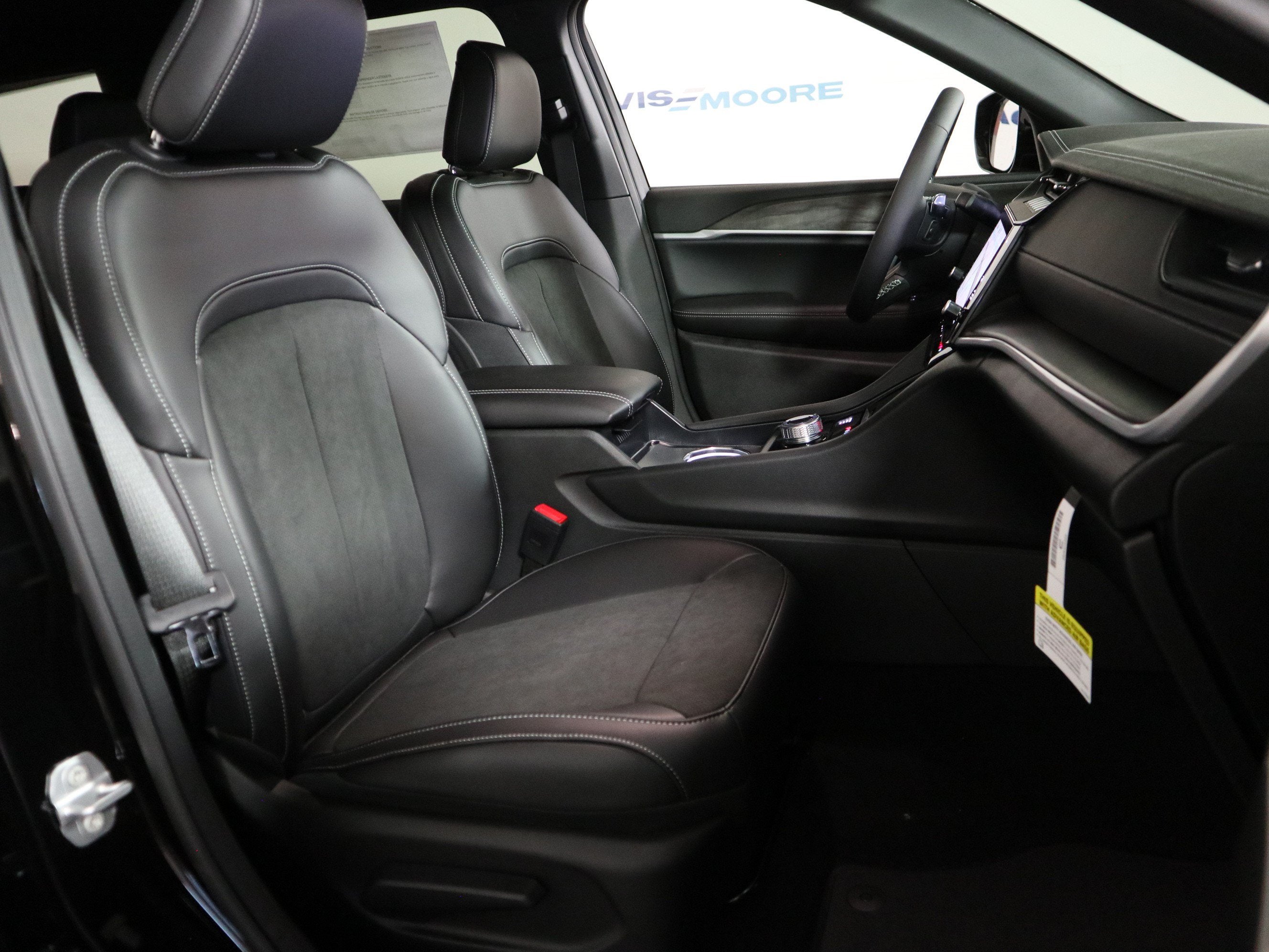 2026 Jeep Grand Cherokee L Laredo Altitude 4x4