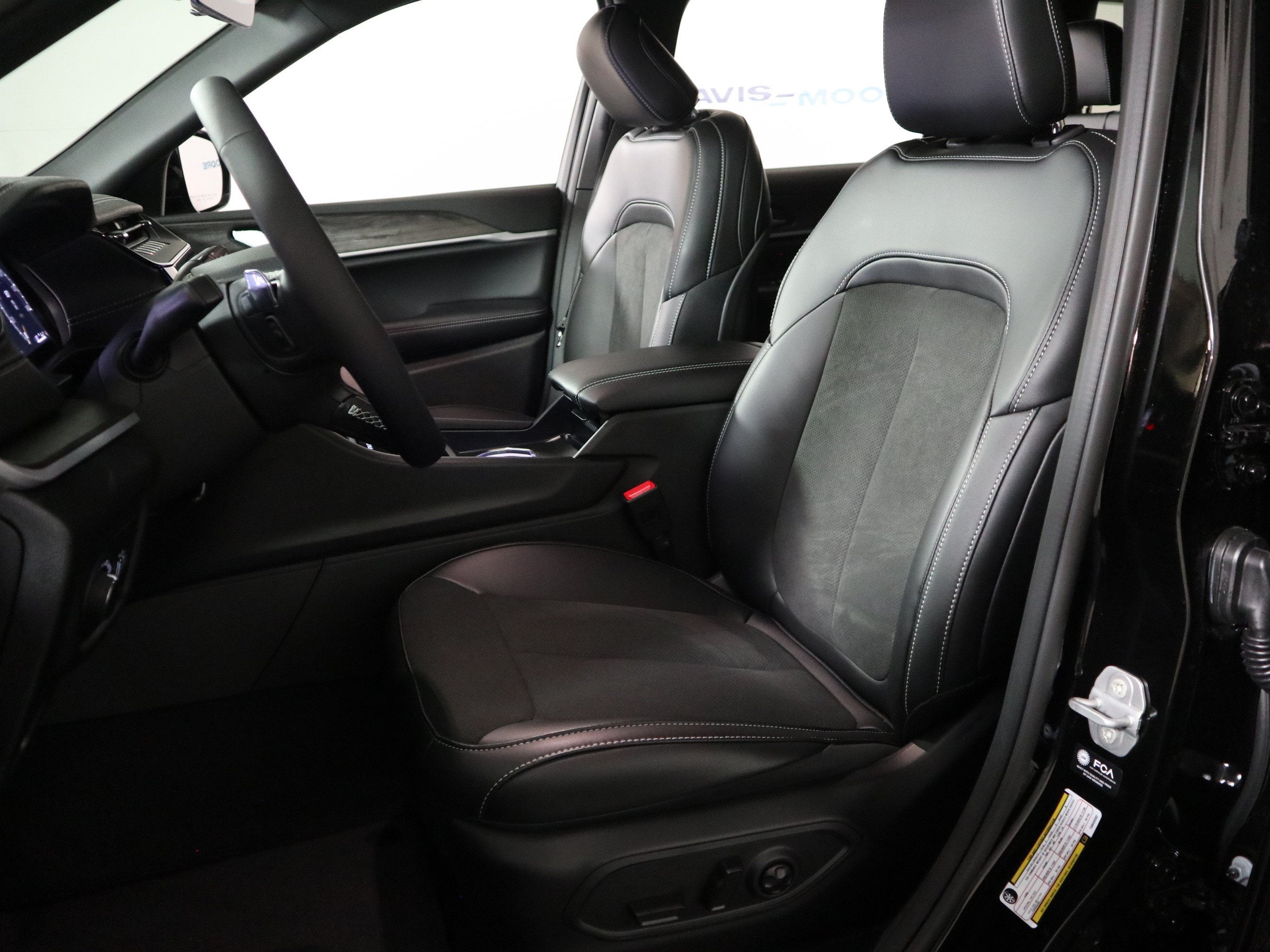 2026 Jeep Grand Cherokee L Laredo Altitude 4x4