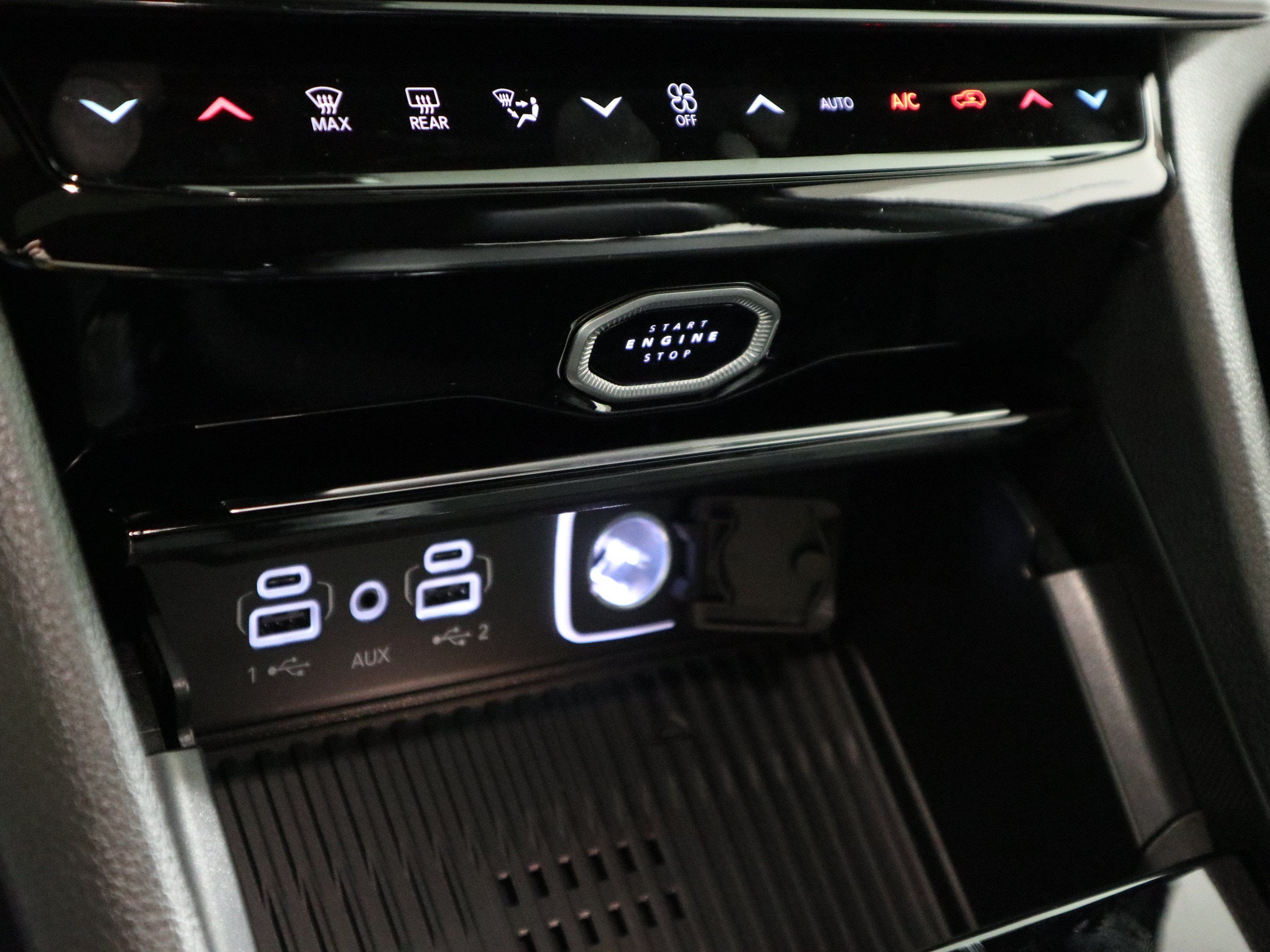 2026 Jeep Grand Cherokee L Laredo Altitude 4x4
